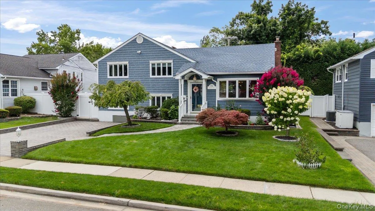 790 Wenwood Drive, Hempstead, NY, 3 Bedrooms Bedrooms, 8 Rooms Rooms,2 BathroomsBathrooms,Residential,For Rent,Wenwood,0,1031476 790 Wenwood Drive, Hempstead, NY, 3 Bedrooms Bedrooms, 8 Rooms Rooms,2 BathroomsBathrooms,Residential,For Rent,Wenwood,0,1031476