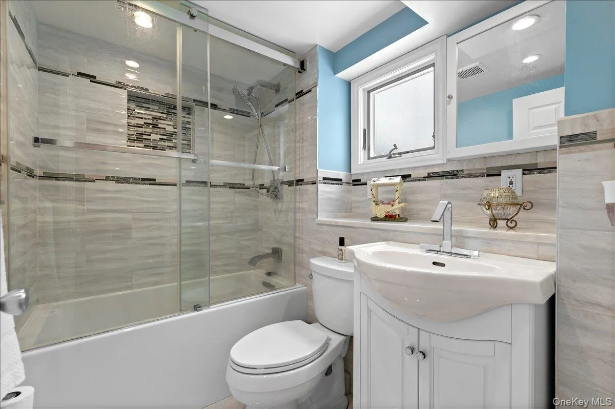 790 Wenwood Drive, Hempstead, NY, 3 Bedrooms Bedrooms, 8 Rooms Rooms,2 BathroomsBathrooms,Residential,For Rent,Wenwood,0,1031476 790 Wenwood Drive, Hempstead, NY, 3 Bedrooms Bedrooms, 8 Rooms Rooms,2 BathroomsBathrooms,Residential,For Rent,Wenwood,0,1031476