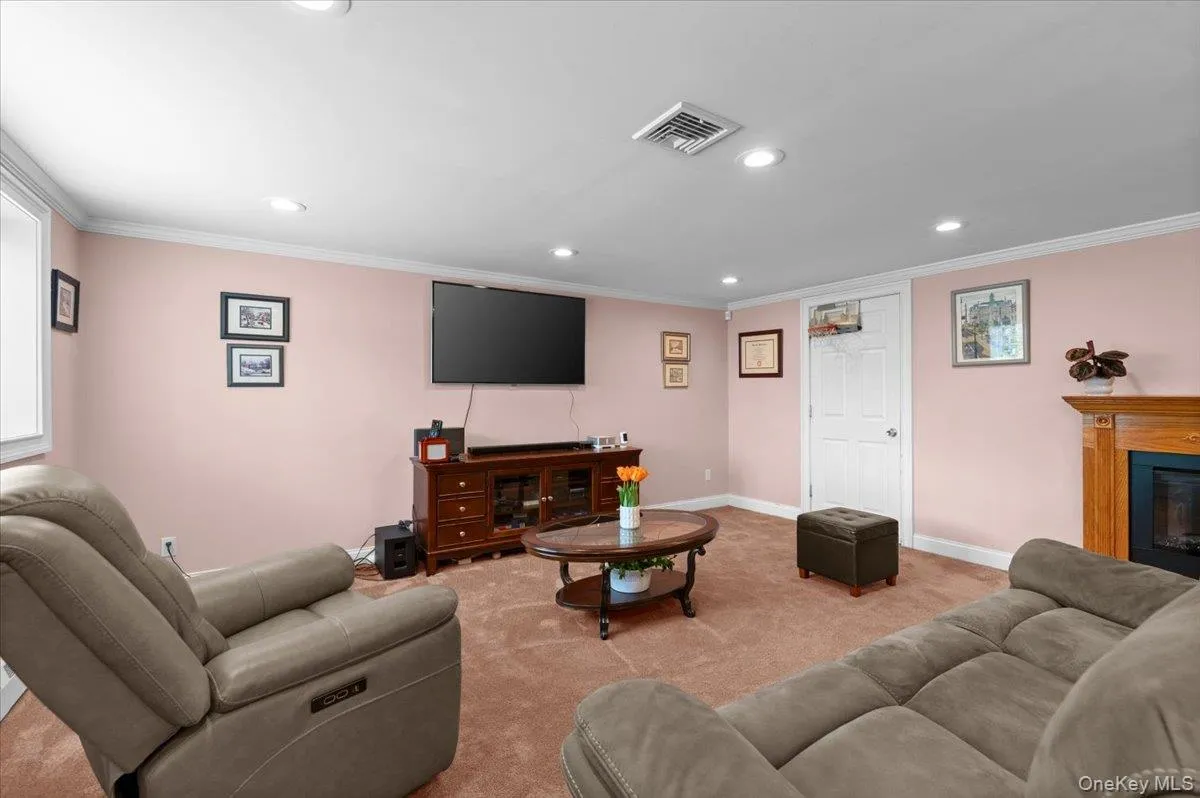 790 Wenwood Drive, Hempstead, NY, 3 Bedrooms Bedrooms, 8 Rooms Rooms,2 BathroomsBathrooms,Residential,For Rent,Wenwood,0,1031476 790 Wenwood Drive, Hempstead, NY, 3 Bedrooms Bedrooms, 8 Rooms Rooms,2 BathroomsBathrooms,Residential,For Rent,Wenwood,0,1031476