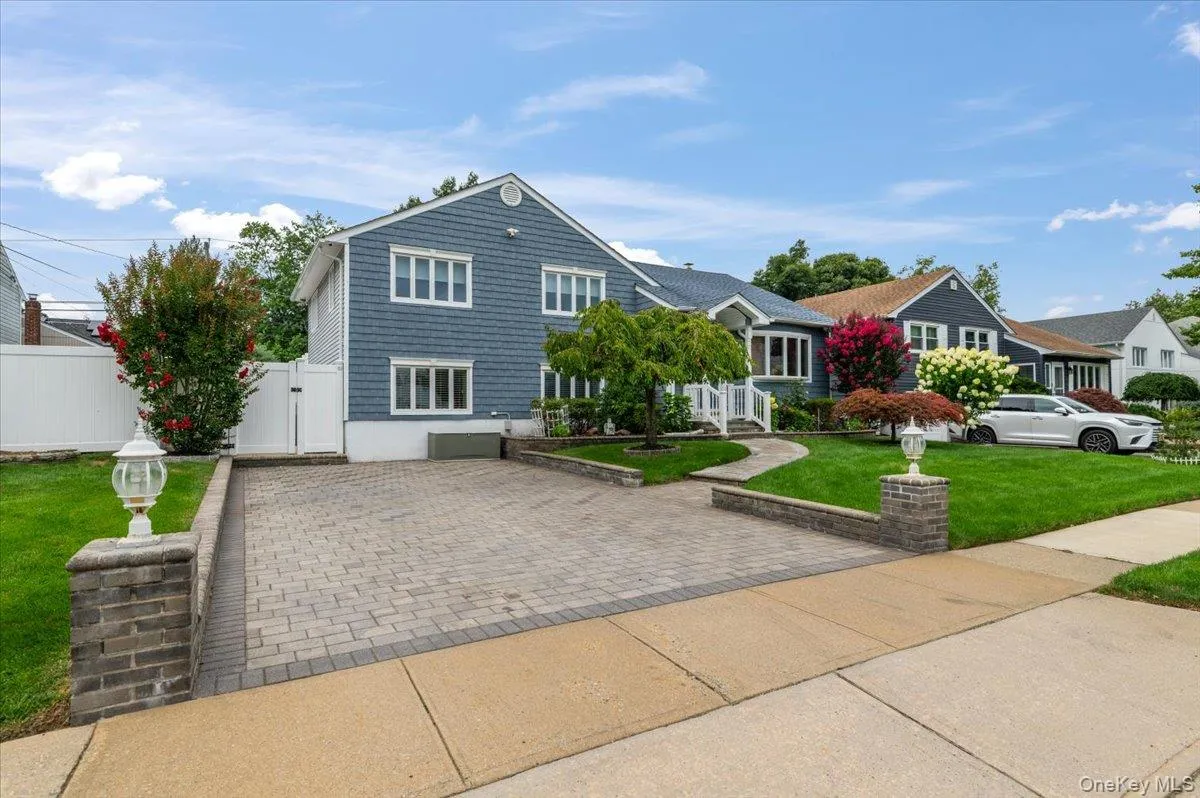 790 Wenwood Drive, Hempstead, NY, 3 Bedrooms Bedrooms, 8 Rooms Rooms,2 BathroomsBathrooms,Residential,For Rent,Wenwood,0,1031476 790 Wenwood Drive, Hempstead, NY, 3 Bedrooms Bedrooms, 8 Rooms Rooms,2 BathroomsBathrooms,Residential,For Rent,Wenwood,0,1031476