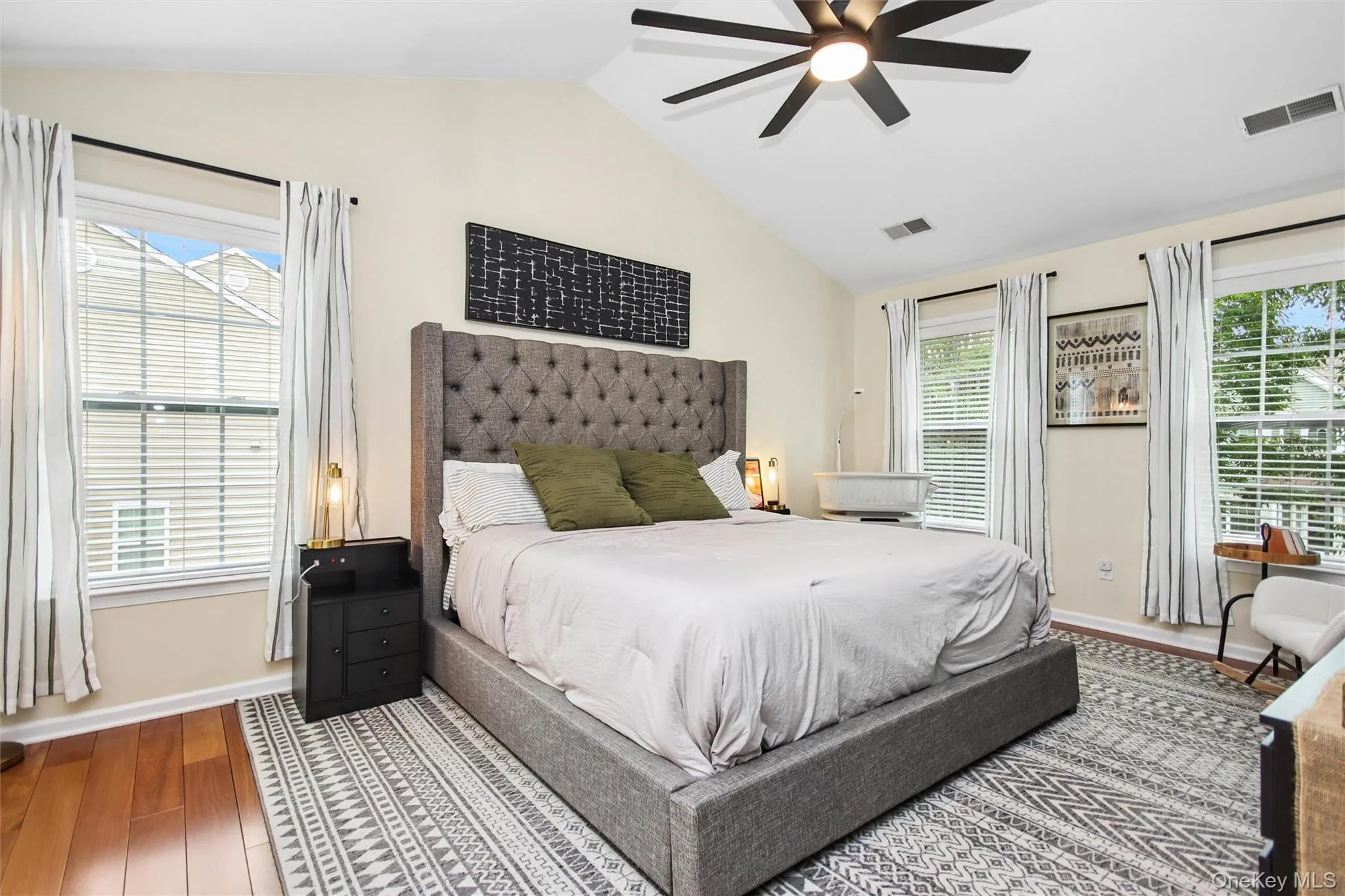 Master Suite w/ cathedral ceiling & walk-in closet Master Suite w/ cathedral ceiling & walk-in closet