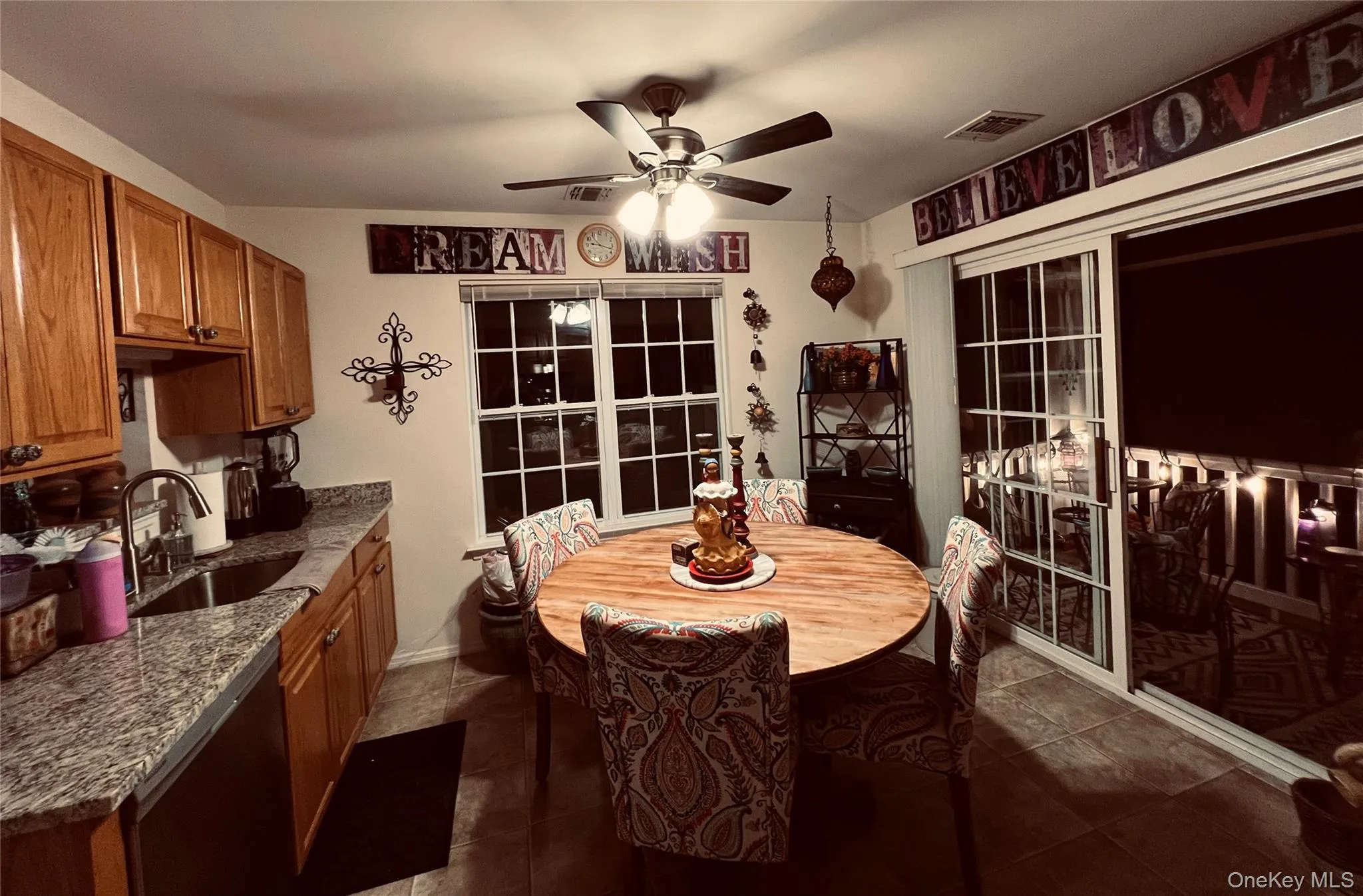 17 Garden Way, Islip, NY, 2 Bedrooms Bedrooms, 4 Rooms Rooms,1 BathroomBathrooms,Residential Lease,For Rent,Garden,0,1031484 17 Garden Way, Islip, NY, 2 Bedrooms Bedrooms, 4 Rooms Rooms,1 BathroomBathrooms,Residential Lease,For Rent,Garden,0,1031484