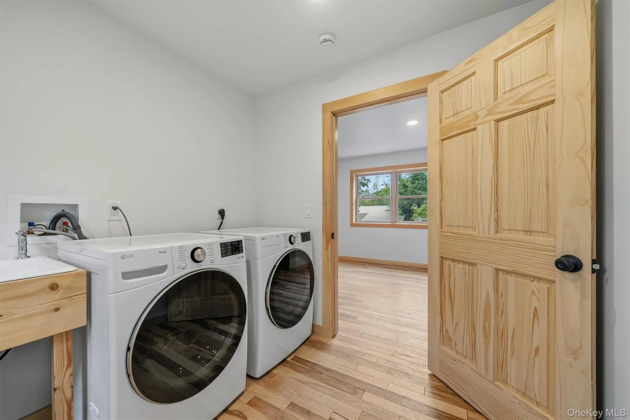 laundry room with sink laundry room with sink