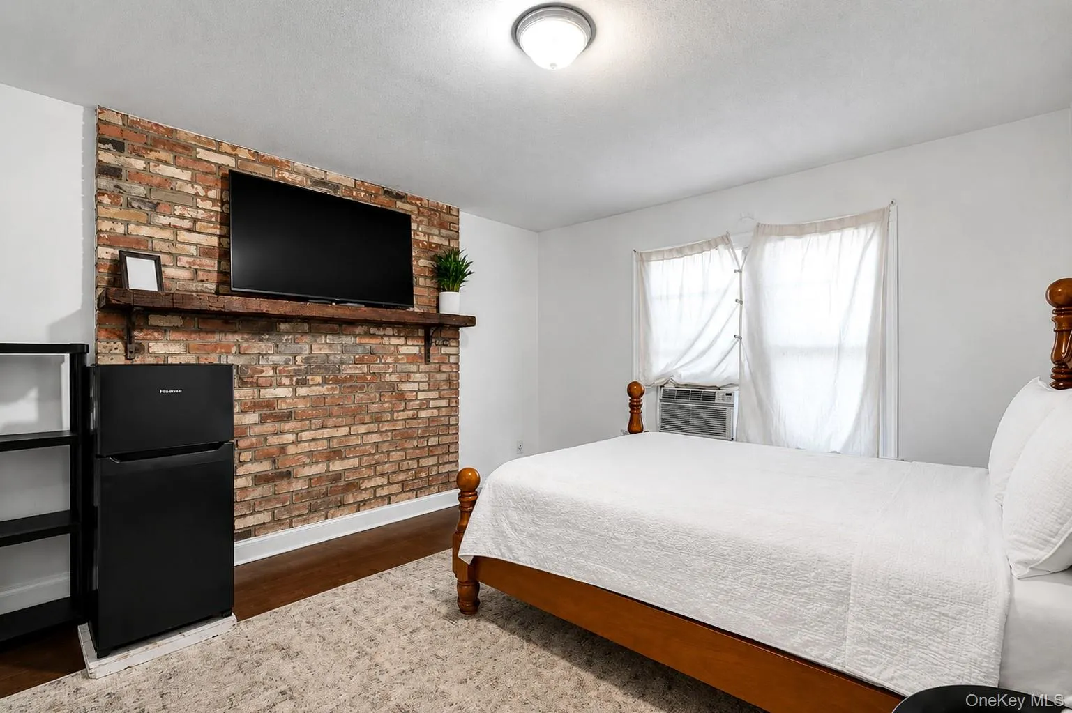 1101 Flanders Road, Southampton, NY, 2 Bedrooms Bedrooms, 6 Rooms Rooms,1 BathroomBathrooms,Residential,For Rent,Flanders,0,1031487 1101 Flanders Road, Southampton, NY, 2 Bedrooms Bedrooms, 6 Rooms Rooms,1 BathroomBathrooms,Residential,For Rent,Flanders,0,1031487