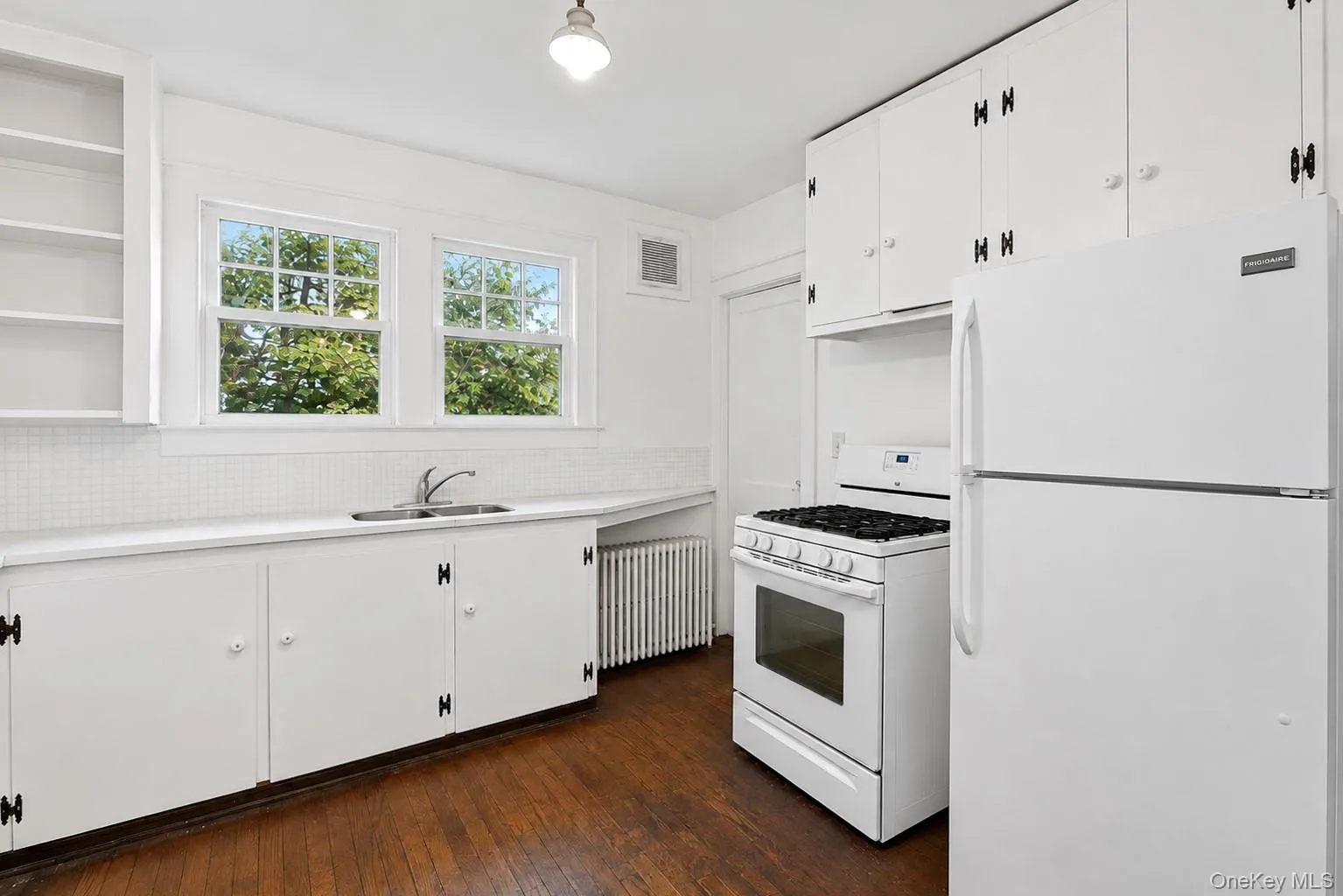 1101 Flanders Road, Southampton, NY, 2 Bedrooms Bedrooms, 6 Rooms Rooms,1 BathroomBathrooms,Residential,For Rent,Flanders,0,1031487 1101 Flanders Road, Southampton, NY, 2 Bedrooms Bedrooms, 6 Rooms Rooms,1 BathroomBathrooms,Residential,For Rent,Flanders,0,1031487