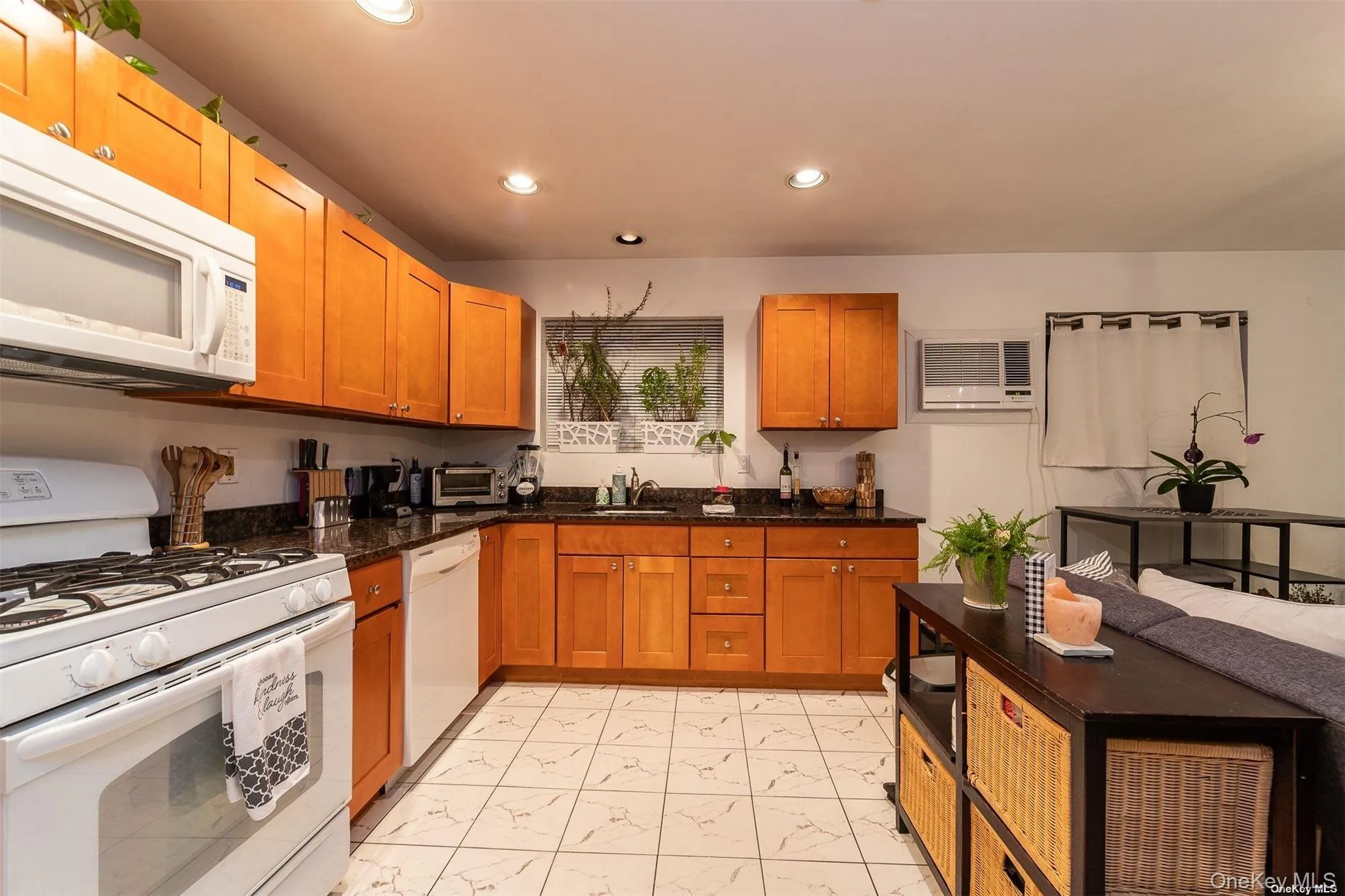 680 Beech Street, Long Beach, NY, 2 Bedrooms Bedrooms, 6 Rooms Rooms,1 BathroomBathrooms,Residential Lease,For Rent,Beech Street,0,1031489 680 Beech Street, Long Beach, NY, 2 Bedrooms Bedrooms, 6 Rooms Rooms,1 BathroomBathrooms,Residential Lease,For Rent,Beech Street,0,1031489