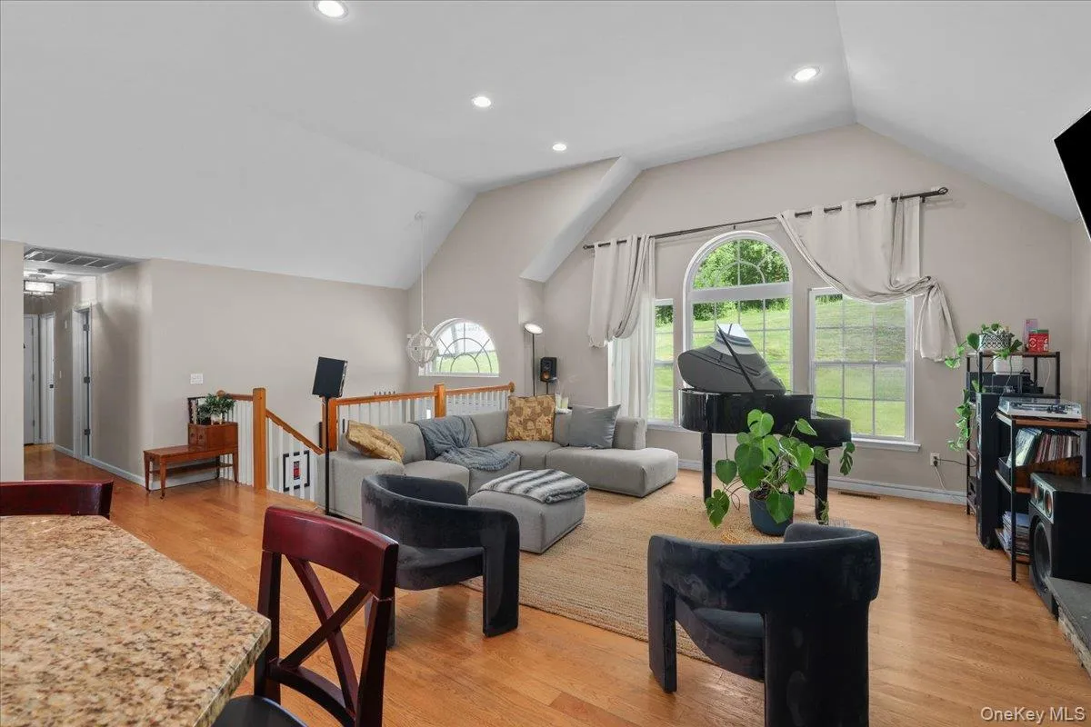 39 New Hill Road, Putnam Valley, NY, 3 Bedrooms Bedrooms, 9 Rooms Rooms,3 BathroomsBathrooms,Residential,For Rent,New Hill,0,1031491 39 New Hill Road, Putnam Valley, NY, 3 Bedrooms Bedrooms, 9 Rooms Rooms,3 BathroomsBathrooms,Residential,For Rent,New Hill,0,1031491