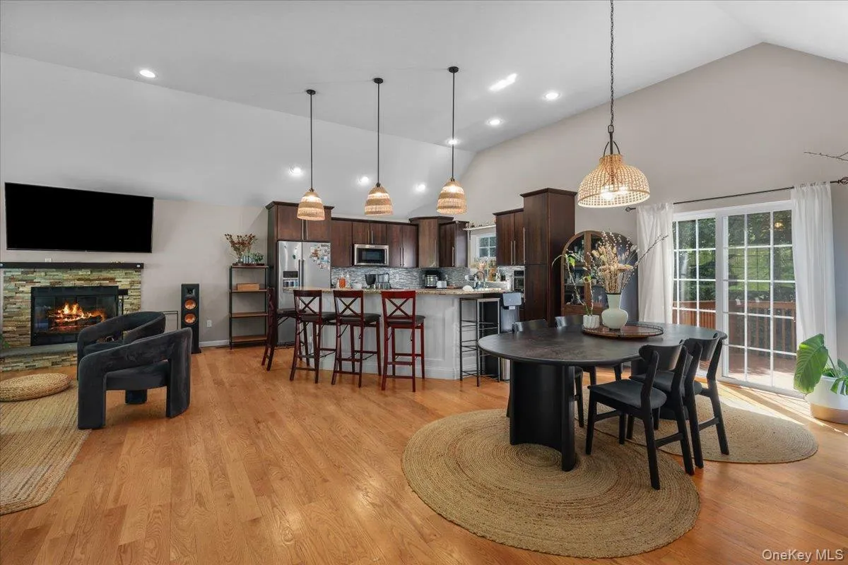 39 New Hill Road, Putnam Valley, NY, 3 Bedrooms Bedrooms, 9 Rooms Rooms,3 BathroomsBathrooms,Residential,For Rent,New Hill,0,1031491 39 New Hill Road, Putnam Valley, NY, 3 Bedrooms Bedrooms, 9 Rooms Rooms,3 BathroomsBathrooms,Residential,For Rent,New Hill,0,1031491