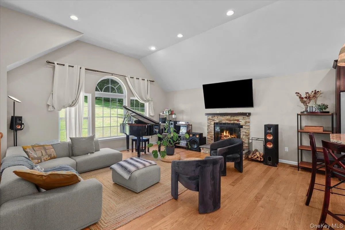 39 New Hill Road, Putnam Valley, NY, 3 Bedrooms Bedrooms, 9 Rooms Rooms,3 BathroomsBathrooms,Residential,For Rent,New Hill,0,1031491 39 New Hill Road, Putnam Valley, NY, 3 Bedrooms Bedrooms, 9 Rooms Rooms,3 BathroomsBathrooms,Residential,For Rent,New Hill,0,1031491