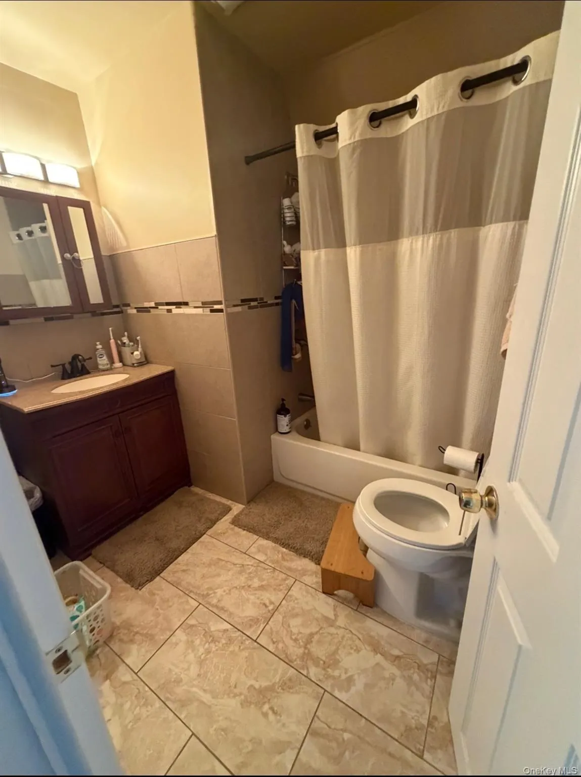 3158 Lincoln Avenue, Hempstead, NY, 3 Bedrooms Bedrooms, 5 Rooms Rooms,1 BathroomBathrooms,Residential Lease,For Rent,Lincoln,0,1031492 3158 Lincoln Avenue, Hempstead, NY, 3 Bedrooms Bedrooms, 5 Rooms Rooms,1 BathroomBathrooms,Residential Lease,For Rent,Lincoln,0,1031492