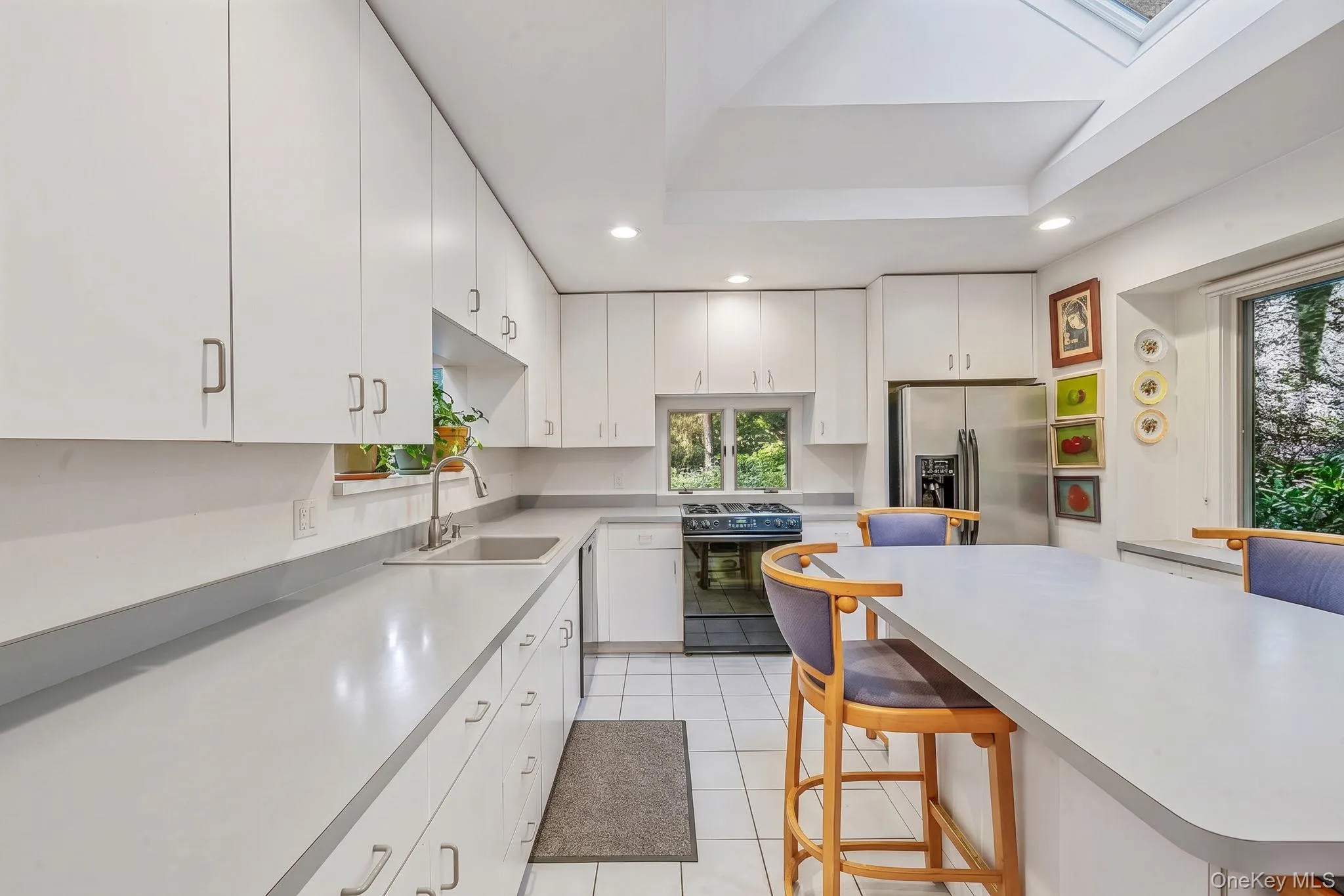 16 Joshuas Path, East Hampton, NY, 3 Bedrooms Bedrooms, 9 Rooms Rooms,2 BathroomsBathrooms,Residential,For Rent,Joshuas,0,1031499 16 Joshuas Path, East Hampton, NY, 3 Bedrooms Bedrooms, 9 Rooms Rooms,2 BathroomsBathrooms,Residential,For Rent,Joshuas,0,1031499