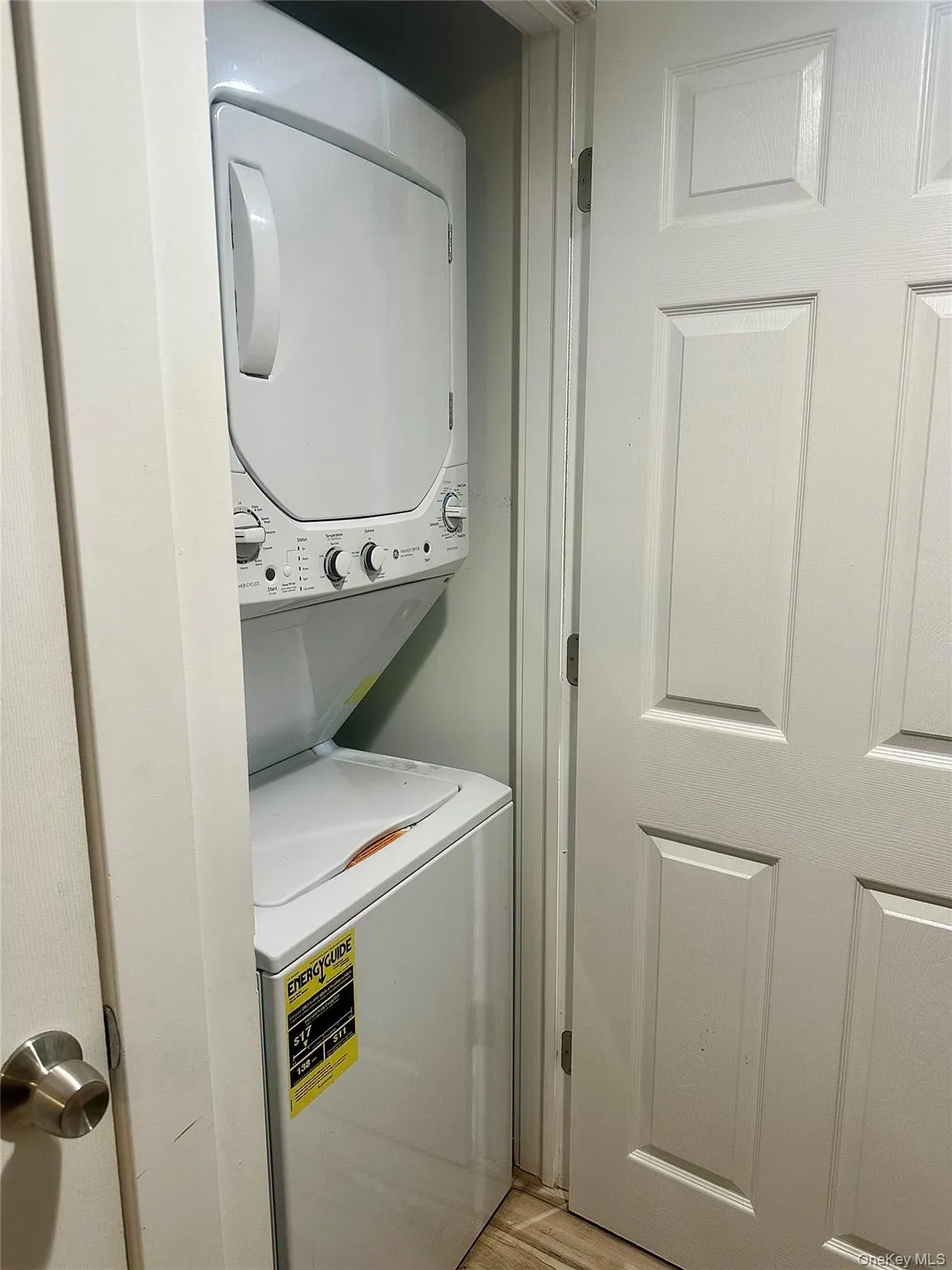 372 VERPLANCK Avenue, Beacon, NY, 1 Bedroom Bedrooms, 3 Rooms Rooms,1 BathroomBathrooms,Residential Lease,For Rent,VERPLANCK,0,1031505 372 VERPLANCK Avenue, Beacon, NY, 1 Bedroom Bedrooms, 3 Rooms Rooms,1 BathroomBathrooms,Residential Lease,For Rent,VERPLANCK,0,1031505