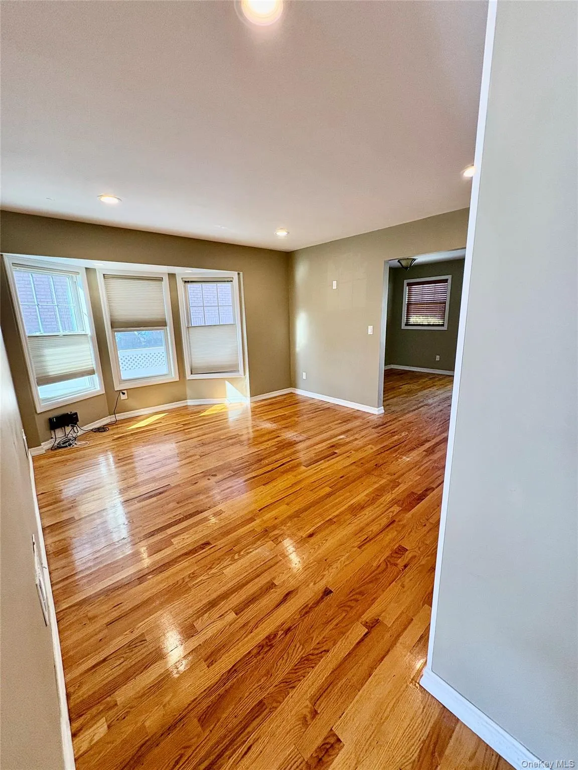 14 Madison Avenue, Hempstead, NY, 1 Bedroom Bedrooms, 4 Rooms Rooms,1 BathroomBathrooms,Residential Lease,For Rent,Madison,0,1031506 14 Madison Avenue, Hempstead, NY, 1 Bedroom Bedrooms, 4 Rooms Rooms,1 BathroomBathrooms,Residential Lease,For Rent,Madison,0,1031506