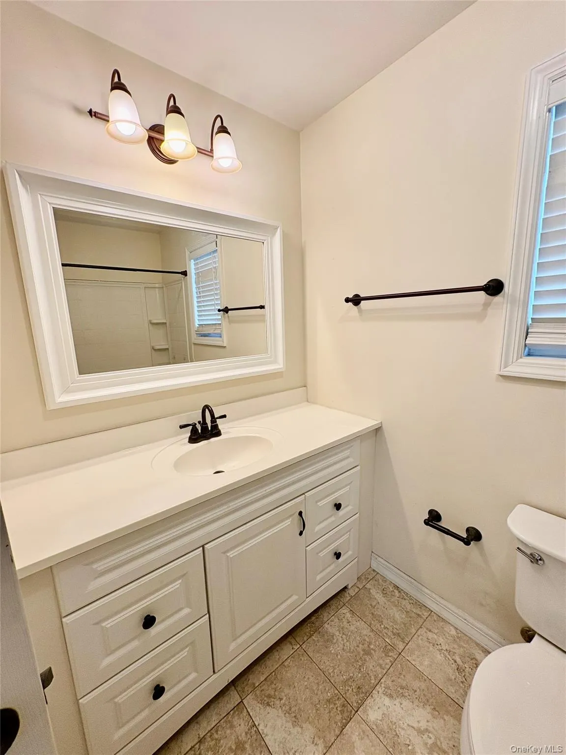 14 Madison Avenue, Hempstead, NY, 1 Bedroom Bedrooms, 4 Rooms Rooms,1 BathroomBathrooms,Residential Lease,For Rent,Madison,0,1031506 14 Madison Avenue, Hempstead, NY, 1 Bedroom Bedrooms, 4 Rooms Rooms,1 BathroomBathrooms,Residential Lease,For Rent,Madison,0,1031506