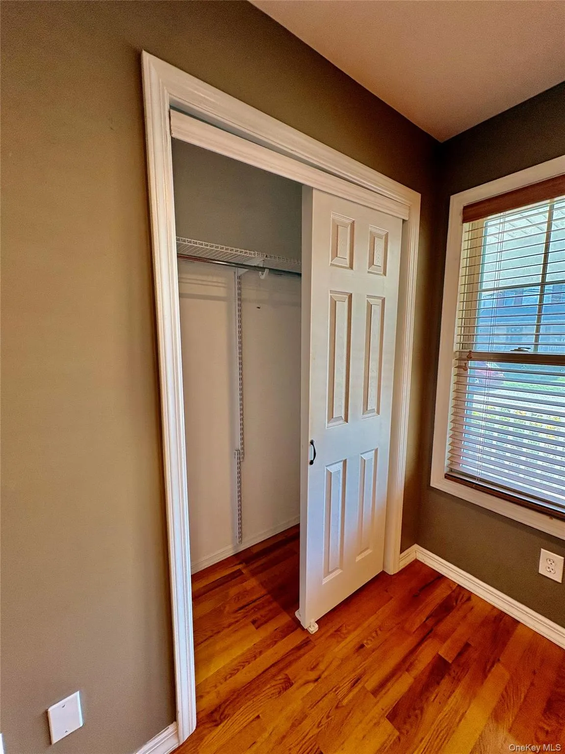 14 Madison Avenue, Hempstead, NY, 1 Bedroom Bedrooms, 4 Rooms Rooms,1 BathroomBathrooms,Residential Lease,For Rent,Madison,0,1031506 14 Madison Avenue, Hempstead, NY, 1 Bedroom Bedrooms, 4 Rooms Rooms,1 BathroomBathrooms,Residential Lease,For Rent,Madison,0,1031506