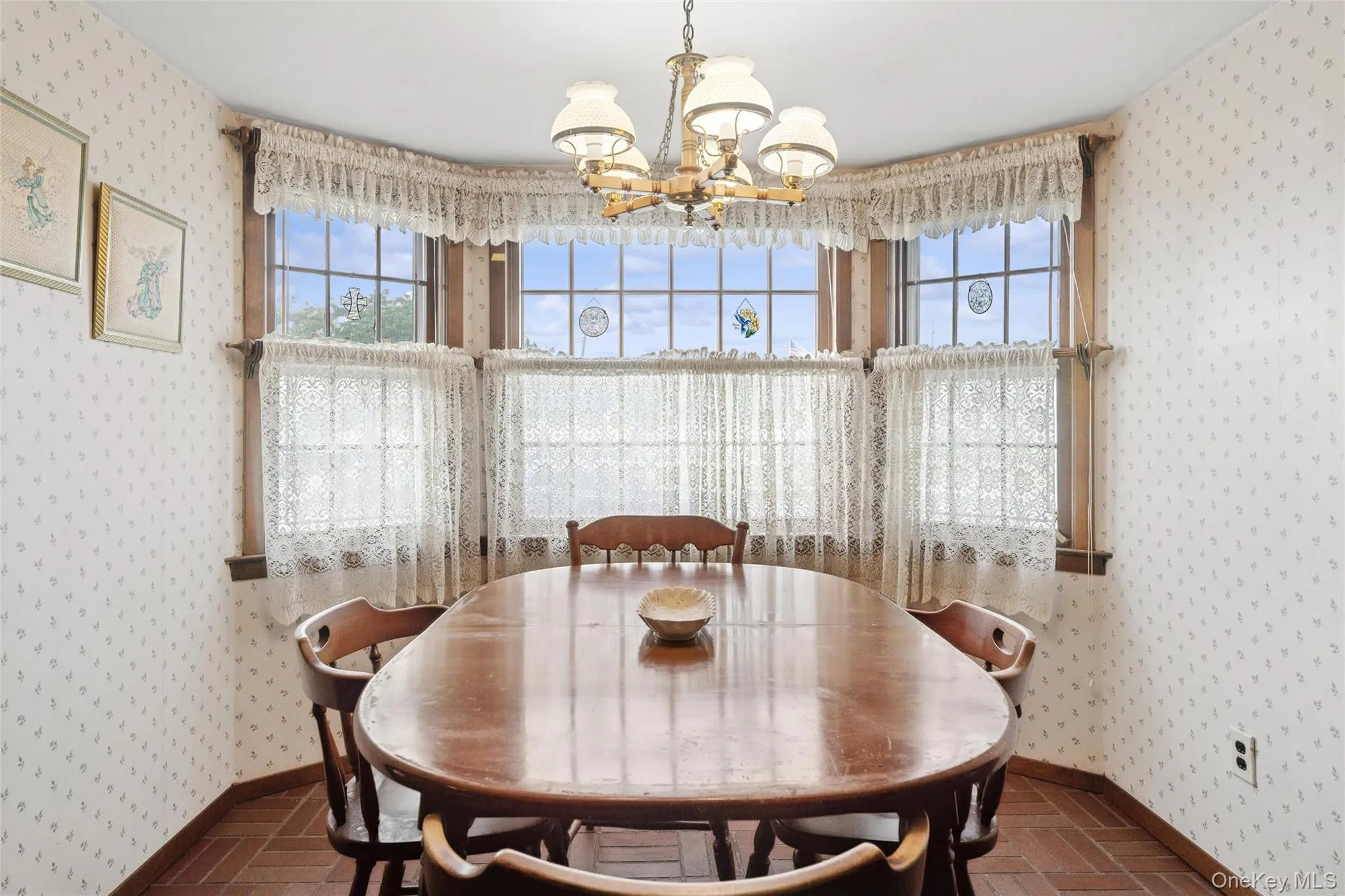 53 Berkshire Road, Oyster Bay, NY, 3 Bedrooms Bedrooms, 6 Rooms Rooms,1 BathroomBathrooms,Residential,For Rent,Berkshire,0,1031534 53 Berkshire Road, Oyster Bay, NY, 3 Bedrooms Bedrooms, 6 Rooms Rooms,1 BathroomBathrooms,Residential,For Rent,Berkshire,0,1031534