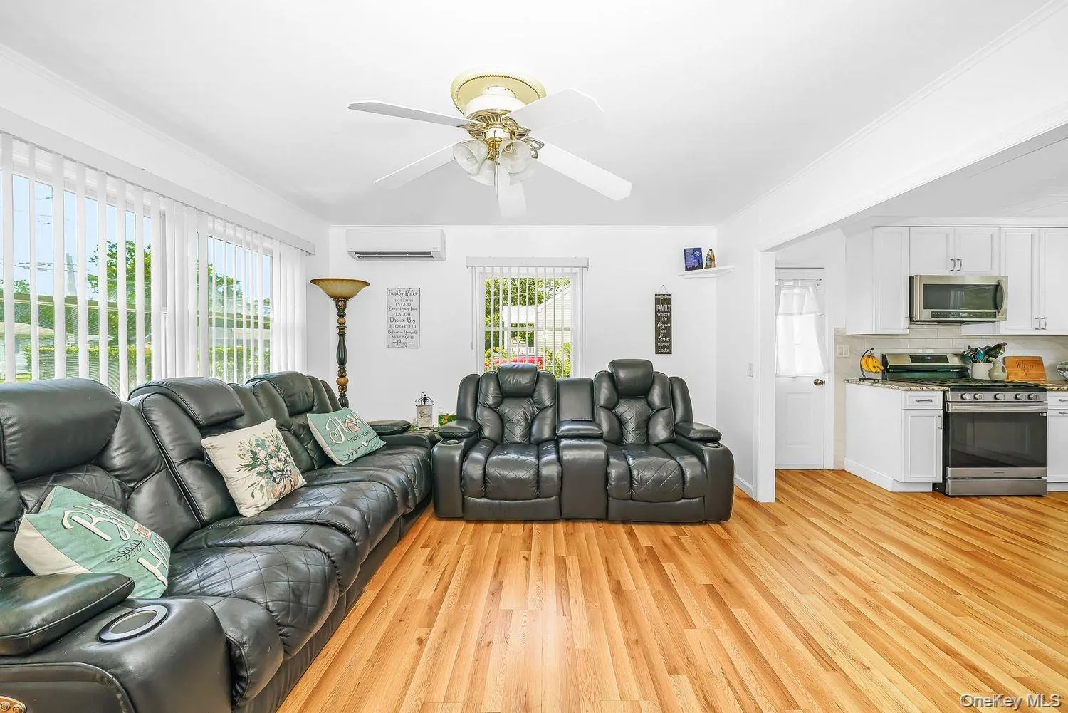 60 Hubbard Avenue, Riverhead, NY, 3 Bedrooms Bedrooms, 8 Rooms Rooms,2 BathroomsBathrooms,Residential,For Rent,Hubbard,0,1031536 60 Hubbard Avenue, Riverhead, NY, 3 Bedrooms Bedrooms, 8 Rooms Rooms,2 BathroomsBathrooms,Residential,For Rent,Hubbard,0,1031536