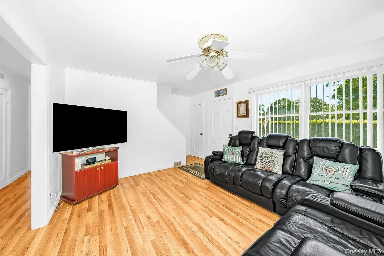 60 Hubbard Avenue, Riverhead, NY, 3 Bedrooms Bedrooms, 8 Rooms Rooms,2 BathroomsBathrooms,Residential,For Rent,Hubbard,0,1031536 60 Hubbard Avenue, Riverhead, NY, 3 Bedrooms Bedrooms, 8 Rooms Rooms,2 BathroomsBathrooms,Residential,For Rent,Hubbard,0,1031536