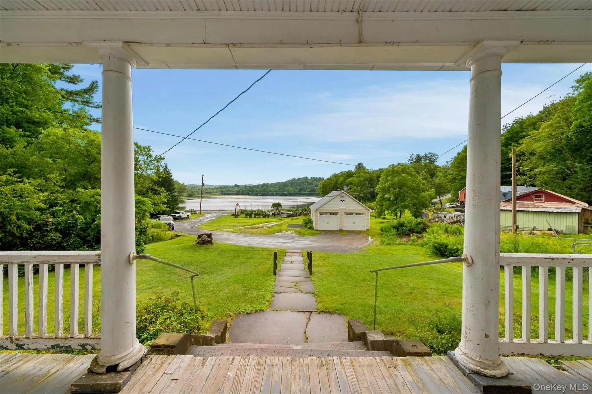 Front porch looking out towards Briscoe Lake Front porch looking out towards Briscoe Lake