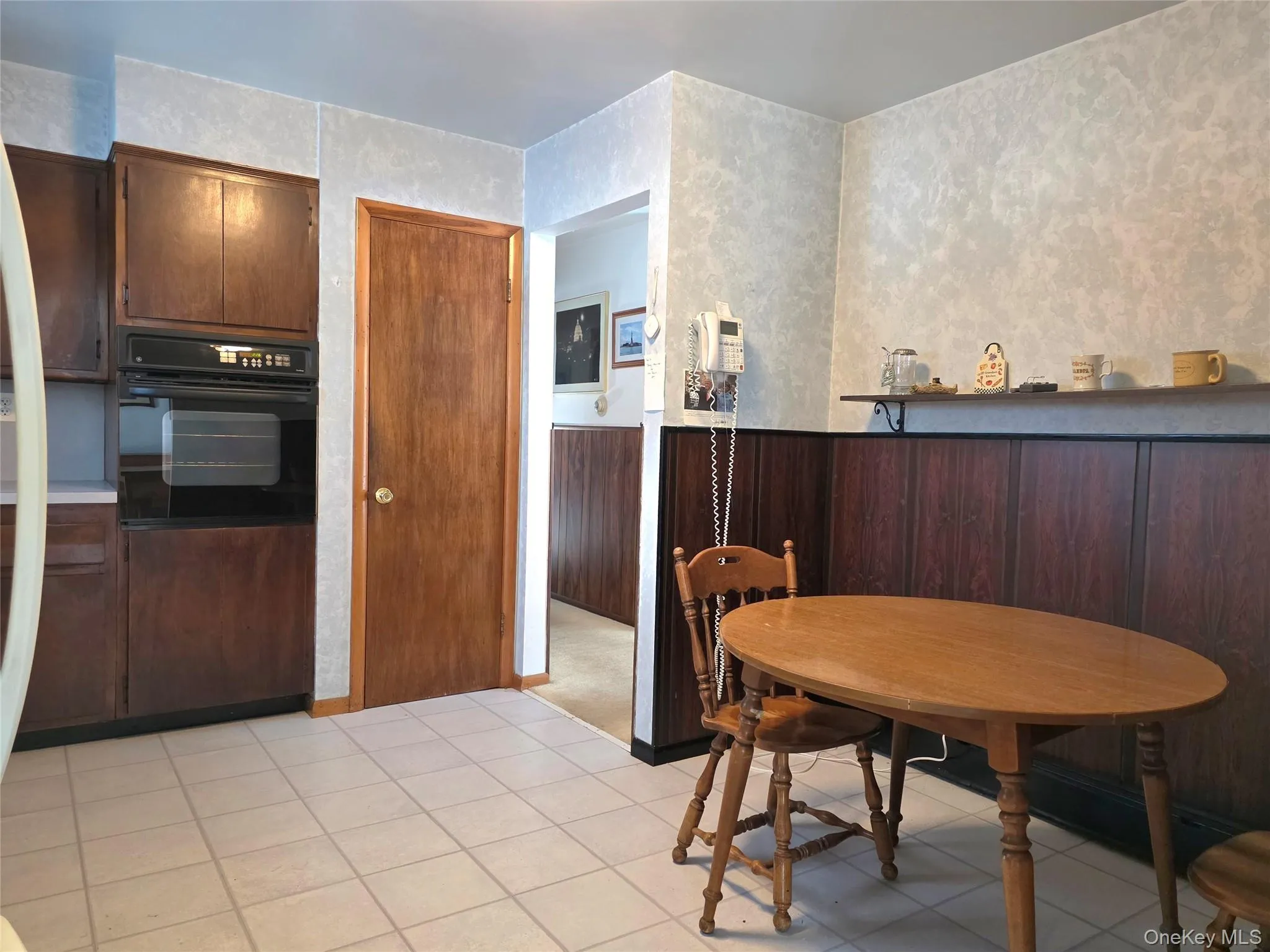 Eat in kitchen Eat in kitchen