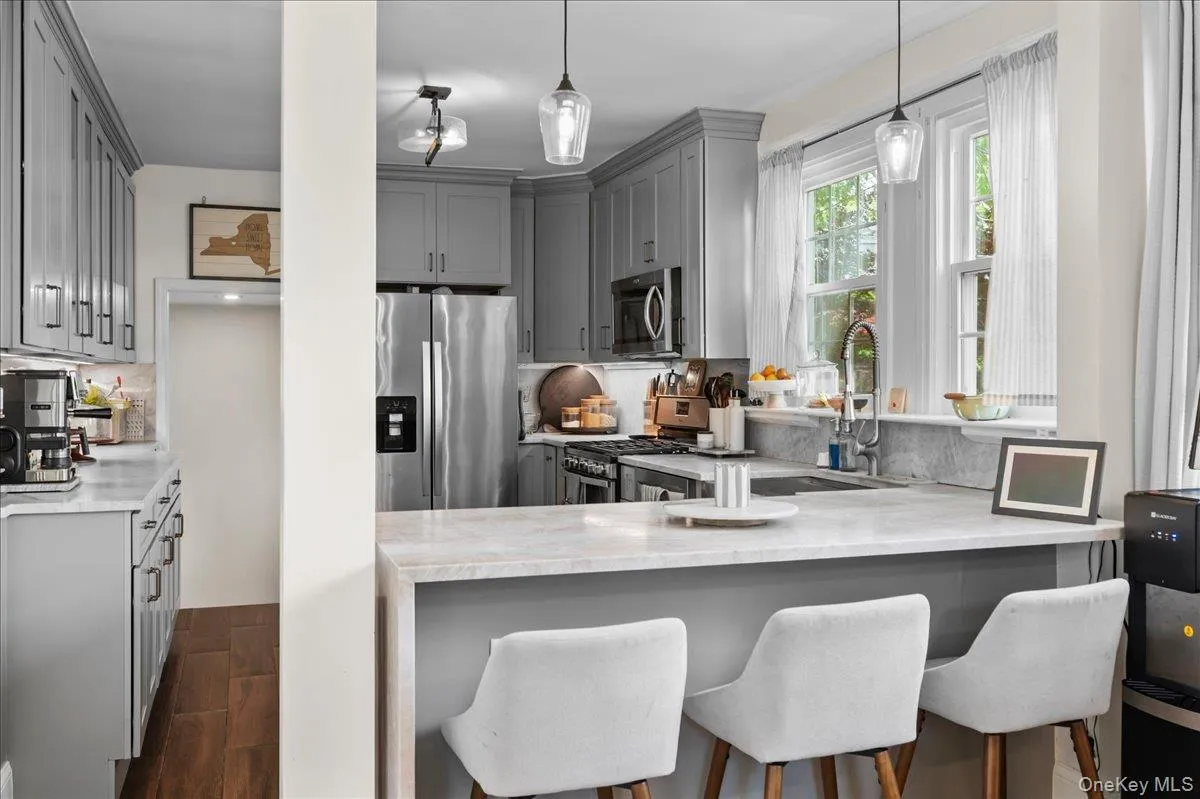 116 Soundview Avenue, Mamaroneck, NY, 4 Bedrooms Bedrooms, 6 Rooms Rooms,2 BathroomsBathrooms,Residential Lease,For Rent,Soundview,0,1031544 116 Soundview Avenue, Mamaroneck, NY, 4 Bedrooms Bedrooms, 6 Rooms Rooms,2 BathroomsBathrooms,Residential Lease,For Rent,Soundview,0,1031544
