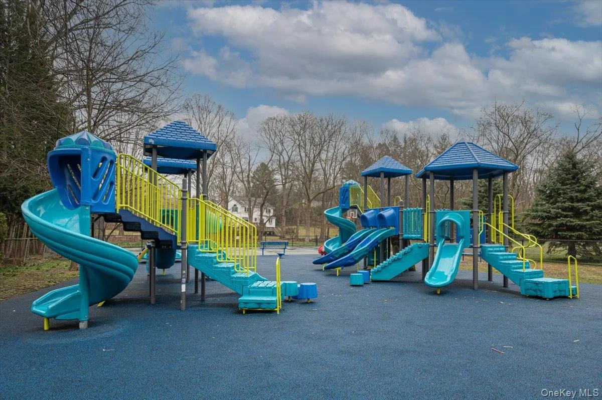 116 Soundview Avenue, Mamaroneck, NY, 4 Bedrooms Bedrooms, 6 Rooms Rooms,2 BathroomsBathrooms,Residential Lease,For Rent,Soundview,0,1031544 116 Soundview Avenue, Mamaroneck, NY, 4 Bedrooms Bedrooms, 6 Rooms Rooms,2 BathroomsBathrooms,Residential Lease,For Rent,Soundview,0,1031544