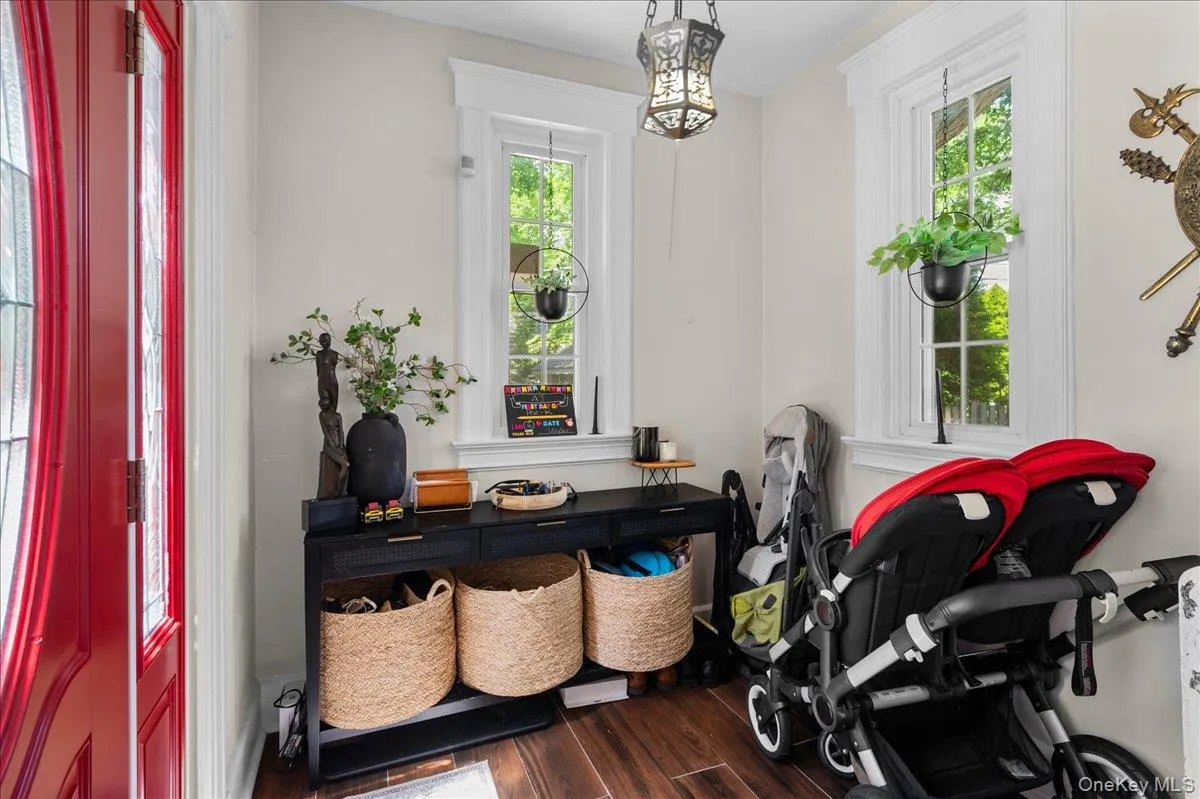 116 Soundview Avenue, Mamaroneck, NY, 4 Bedrooms Bedrooms, 6 Rooms Rooms,2 BathroomsBathrooms,Residential Lease,For Rent,Soundview,0,1031544 116 Soundview Avenue, Mamaroneck, NY, 4 Bedrooms Bedrooms, 6 Rooms Rooms,2 BathroomsBathrooms,Residential Lease,For Rent,Soundview,0,1031544