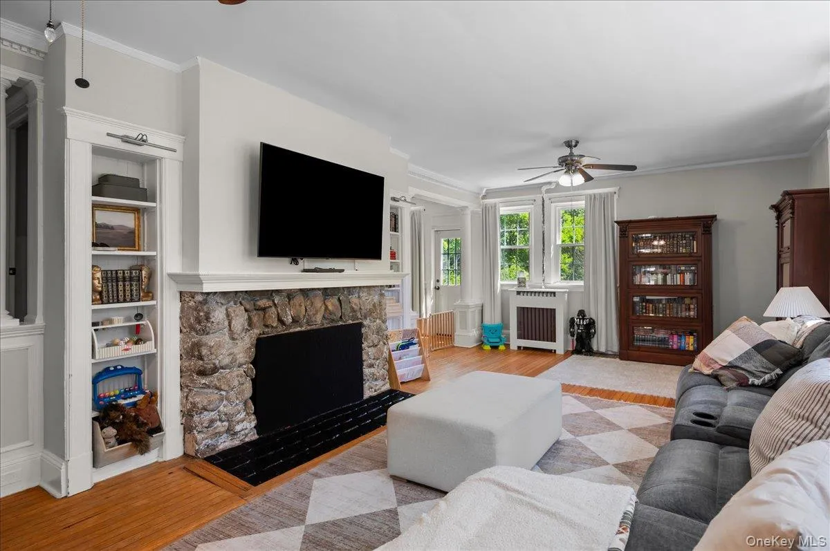 116 Soundview Avenue, Mamaroneck, NY, 4 Bedrooms Bedrooms, 6 Rooms Rooms,2 BathroomsBathrooms,Residential Lease,For Rent,Soundview,0,1031544 116 Soundview Avenue, Mamaroneck, NY, 4 Bedrooms Bedrooms, 6 Rooms Rooms,2 BathroomsBathrooms,Residential Lease,For Rent,Soundview,0,1031544