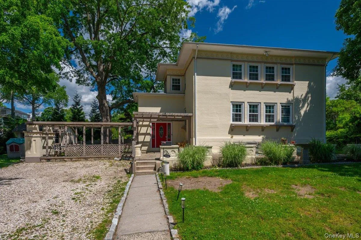 116 Soundview Avenue, Mamaroneck, NY, 4 Bedrooms Bedrooms, 6 Rooms Rooms,2 BathroomsBathrooms,Residential Lease,For Rent,Soundview,0,1031544 116 Soundview Avenue, Mamaroneck, NY, 4 Bedrooms Bedrooms, 6 Rooms Rooms,2 BathroomsBathrooms,Residential Lease,For Rent,Soundview,0,1031544