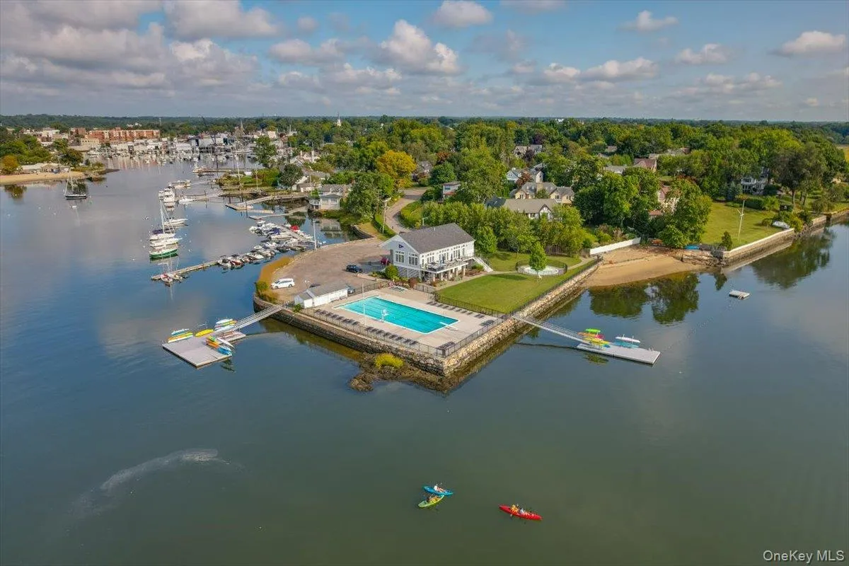 116 Soundview Avenue, Mamaroneck, NY, 4 Bedrooms Bedrooms, 6 Rooms Rooms,2 BathroomsBathrooms,Residential Lease,For Rent,Soundview,0,1031544 116 Soundview Avenue, Mamaroneck, NY, 4 Bedrooms Bedrooms, 6 Rooms Rooms,2 BathroomsBathrooms,Residential Lease,For Rent,Soundview,0,1031544