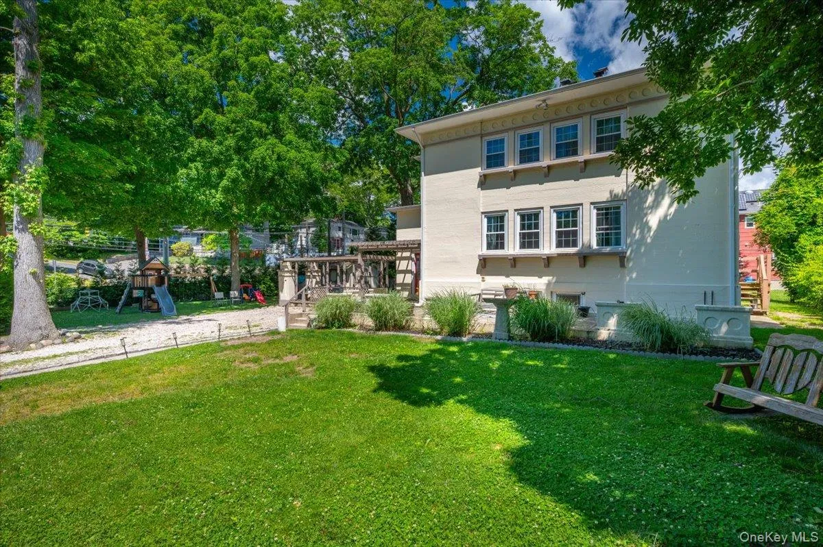 116 Soundview Avenue, Mamaroneck, NY, 4 Bedrooms Bedrooms, 6 Rooms Rooms,2 BathroomsBathrooms,Residential Lease,For Rent,Soundview,0,1031544 116 Soundview Avenue, Mamaroneck, NY, 4 Bedrooms Bedrooms, 6 Rooms Rooms,2 BathroomsBathrooms,Residential Lease,For Rent,Soundview,0,1031544
