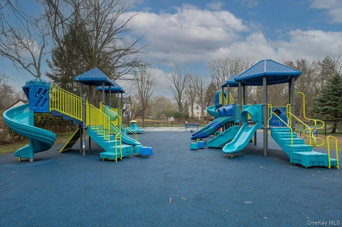 116 Soundview Avenue, Mamaroneck, NY, 4 Bedrooms Bedrooms, 6 Rooms Rooms,2 BathroomsBathrooms,Residential Lease,For Rent,Soundview,0,1031544 116 Soundview Avenue, Mamaroneck, NY, 4 Bedrooms Bedrooms, 6 Rooms Rooms,2 BathroomsBathrooms,Residential Lease,For Rent,Soundview,0,1031544