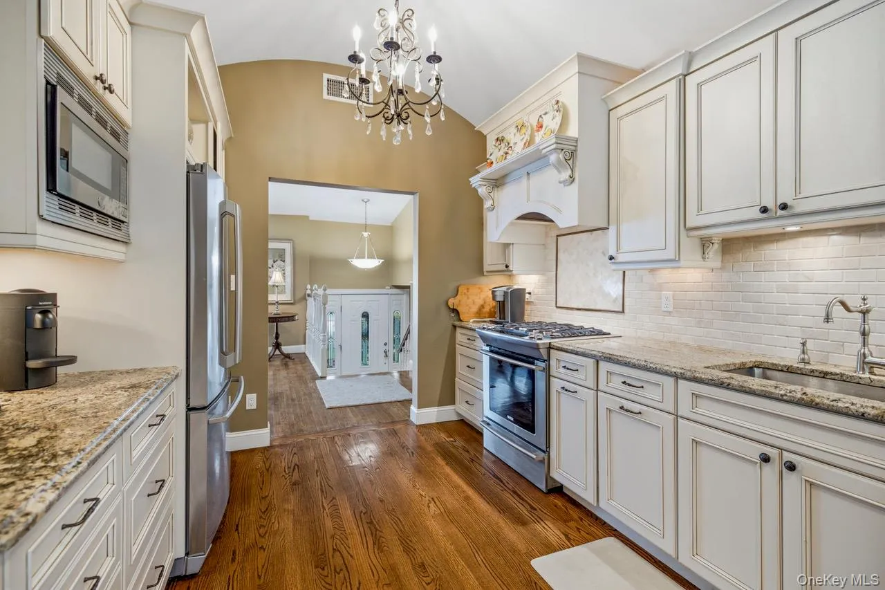 6 Huber Court, Hempstead, NY, 3 Bedrooms Bedrooms, 9 Rooms Rooms,2 BathroomsBathrooms,Residential,For Rent,Huber,0,1031548 6 Huber Court, Hempstead, NY, 3 Bedrooms Bedrooms, 9 Rooms Rooms,2 BathroomsBathrooms,Residential,For Rent,Huber,0,1031548