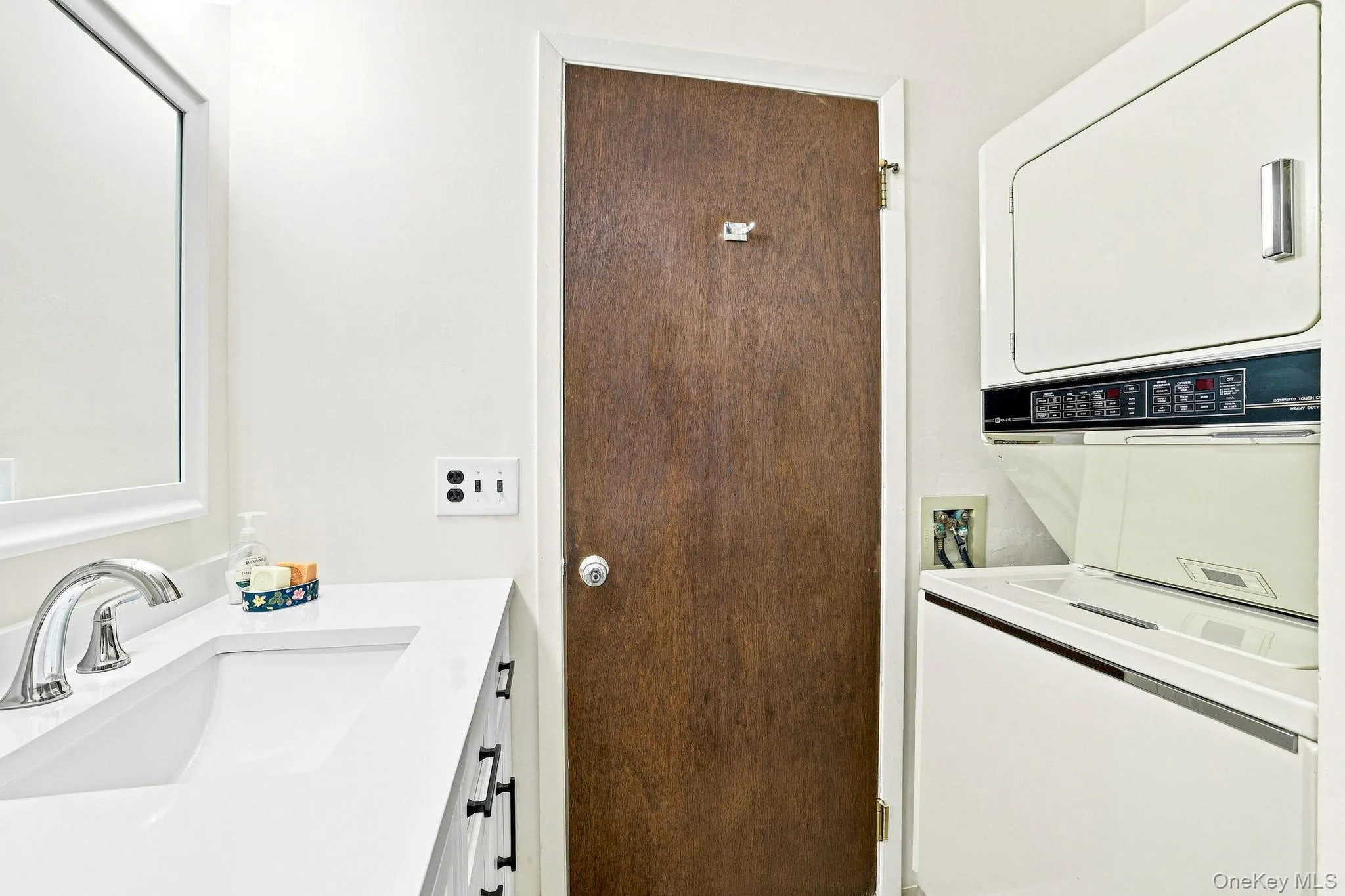 Hall bathroom washer/dryer Hall bathroom washer/dryer