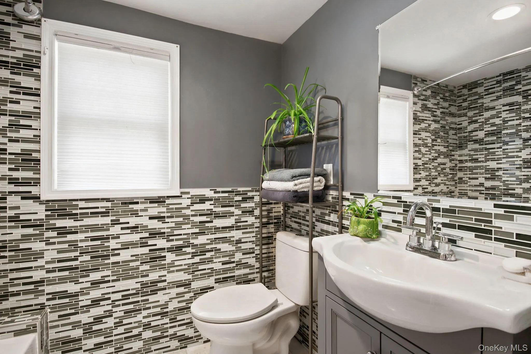 71 Kent Street, Beacon, NY, 3 Bedrooms Bedrooms, 6 Rooms Rooms,1 BathroomBathrooms,Residential,For Rent,Kent,0,1031553 71 Kent Street, Beacon, NY, 3 Bedrooms Bedrooms, 6 Rooms Rooms,1 BathroomBathrooms,Residential,For Rent,Kent,0,1031553