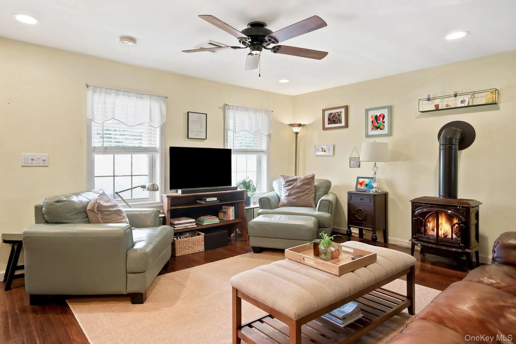71 Kent Street, Beacon, NY, 3 Bedrooms Bedrooms, 6 Rooms Rooms,1 BathroomBathrooms,Residential,For Rent,Kent,0,1031553 71 Kent Street, Beacon, NY, 3 Bedrooms Bedrooms, 6 Rooms Rooms,1 BathroomBathrooms,Residential,For Rent,Kent,0,1031553