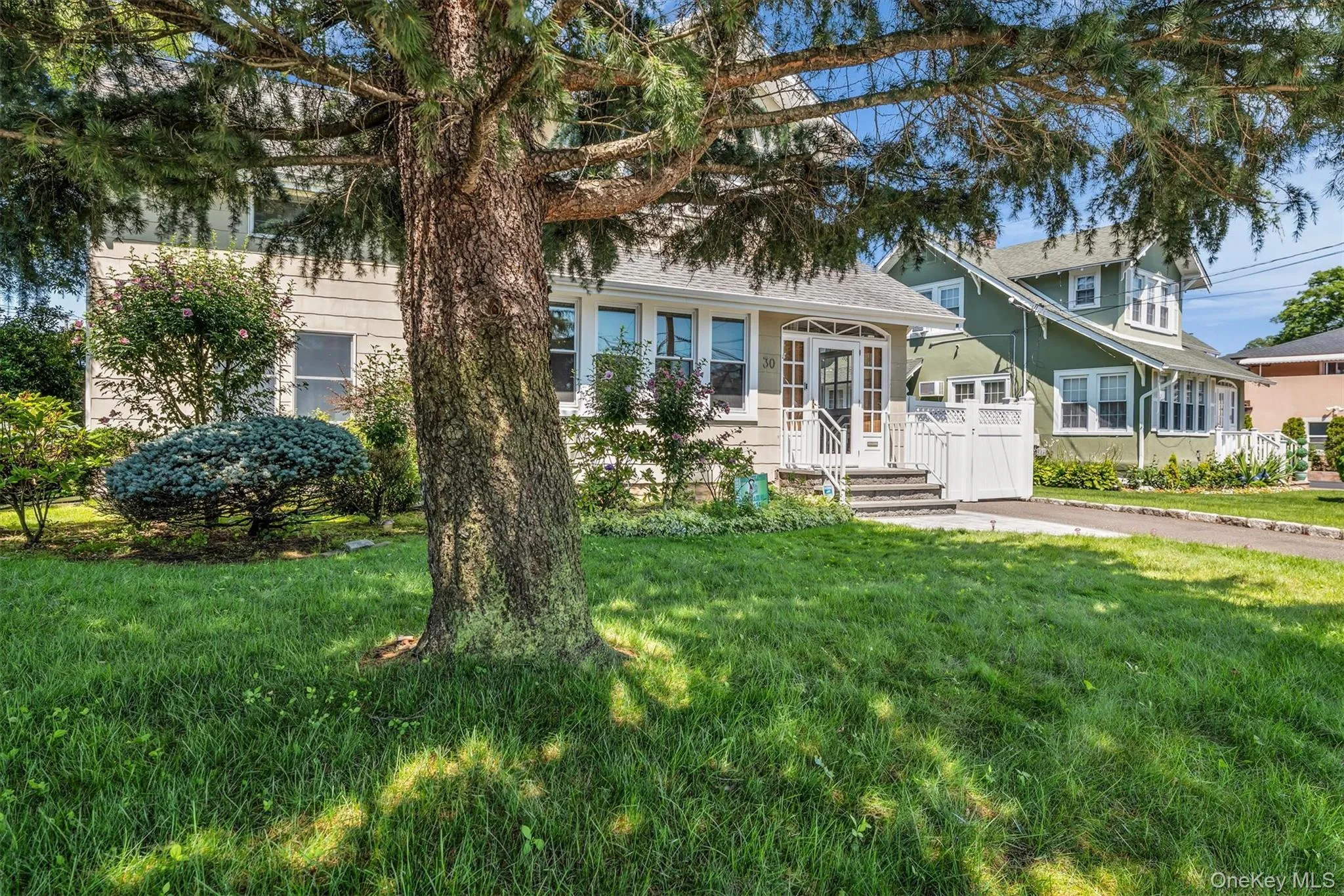 30 West Street, Oyster Bay, NY, 5 Bedrooms Bedrooms, 10 Rooms Rooms,2 BathroomsBathrooms,Residential,For Rent,West,0,1031555 30 West Street, Oyster Bay, NY, 5 Bedrooms Bedrooms, 10 Rooms Rooms,2 BathroomsBathrooms,Residential,For Rent,West,0,1031555