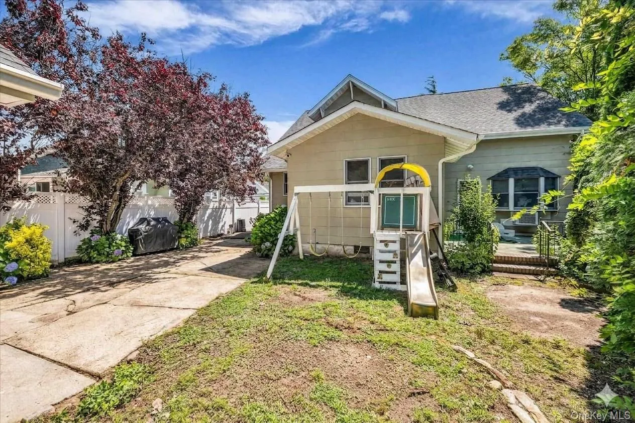 30 West Street, Oyster Bay, NY, 5 Bedrooms Bedrooms, 10 Rooms Rooms,2 BathroomsBathrooms,Residential,For Rent,West,0,1031555 30 West Street, Oyster Bay, NY, 5 Bedrooms Bedrooms, 10 Rooms Rooms,2 BathroomsBathrooms,Residential,For Rent,West,0,1031555