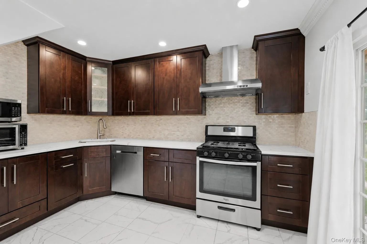 73 Parkway Drive, North Hempstead, NY, 5 Bedrooms Bedrooms, 8 Rooms Rooms,3 BathroomsBathrooms,Residential,For Rent,Parkway,0,1031556 73 Parkway Drive, North Hempstead, NY, 5 Bedrooms Bedrooms, 8 Rooms Rooms,3 BathroomsBathrooms,Residential,For Rent,Parkway,0,1031556