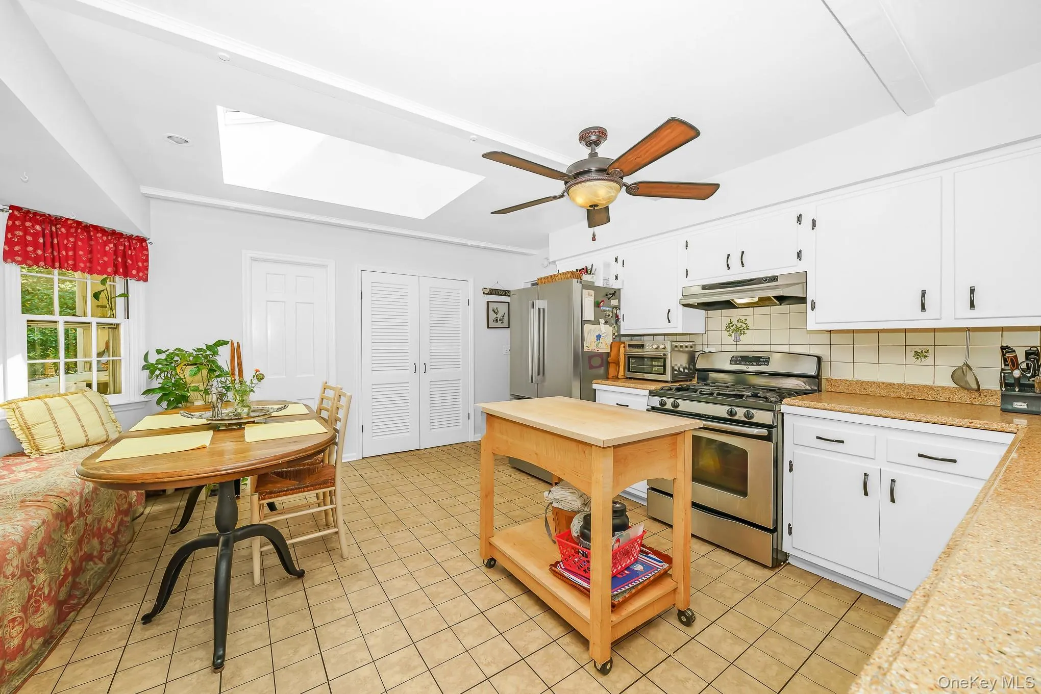 16 Landing Meadow Road, Smithtown, NY, 3 Bedrooms Bedrooms, 8 Rooms Rooms,2 BathroomsBathrooms,Residential,For Rent,Landing Meadow,0,1031558 16 Landing Meadow Road, Smithtown, NY, 3 Bedrooms Bedrooms, 8 Rooms Rooms,2 BathroomsBathrooms,Residential,For Rent,Landing Meadow,0,1031558