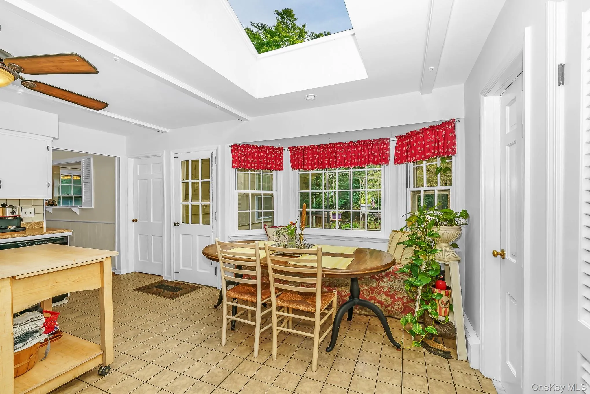 16 Landing Meadow Road, Smithtown, NY, 3 Bedrooms Bedrooms, 8 Rooms Rooms,2 BathroomsBathrooms,Residential,For Rent,Landing Meadow,0,1031558 16 Landing Meadow Road, Smithtown, NY, 3 Bedrooms Bedrooms, 8 Rooms Rooms,2 BathroomsBathrooms,Residential,For Rent,Landing Meadow,0,1031558