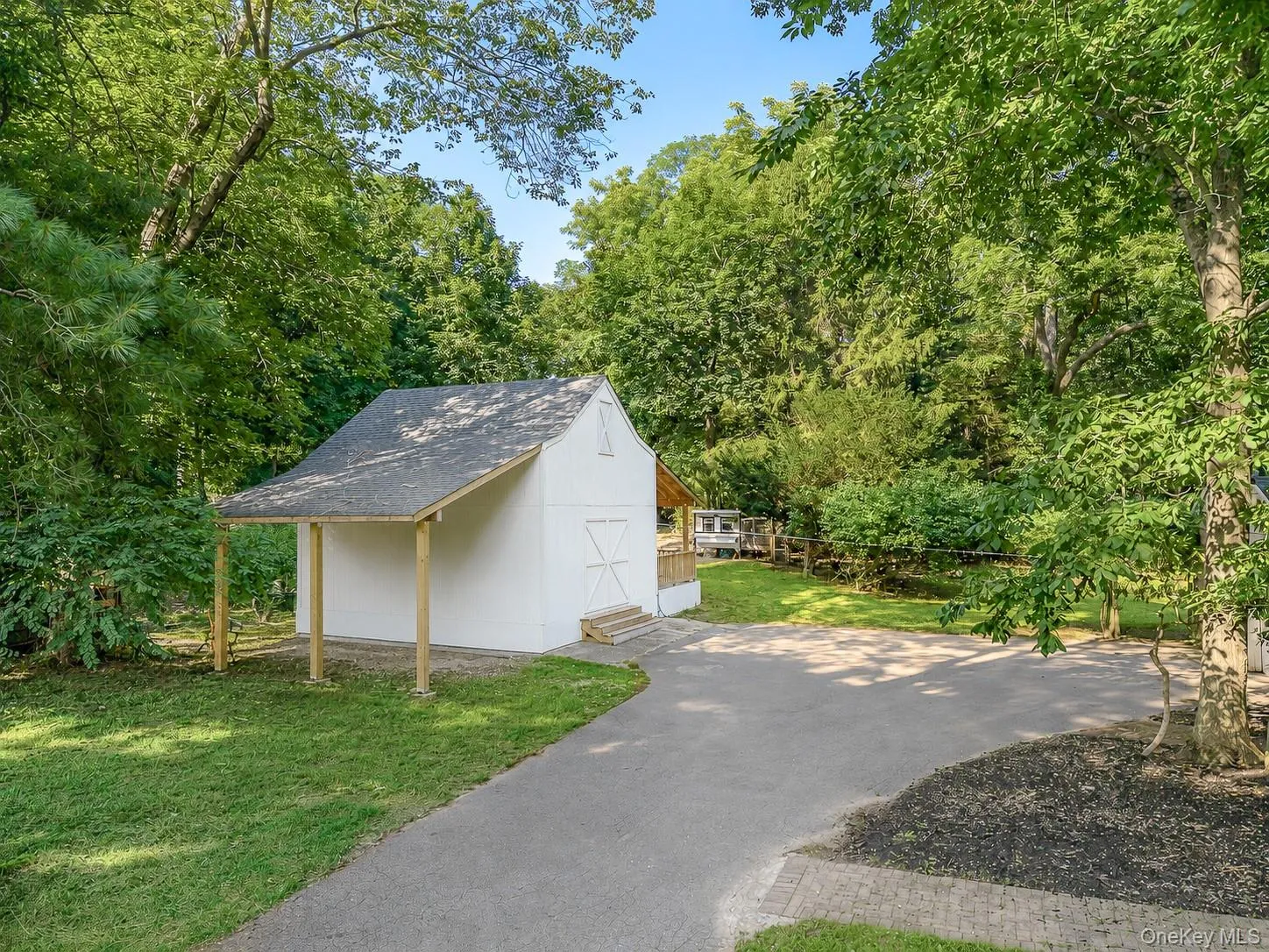 16 Landing Meadow Road, Smithtown, NY, 3 Bedrooms Bedrooms, 8 Rooms Rooms,2 BathroomsBathrooms,Residential,For Rent,Landing Meadow,0,1031558 16 Landing Meadow Road, Smithtown, NY, 3 Bedrooms Bedrooms, 8 Rooms Rooms,2 BathroomsBathrooms,Residential,For Rent,Landing Meadow,0,1031558