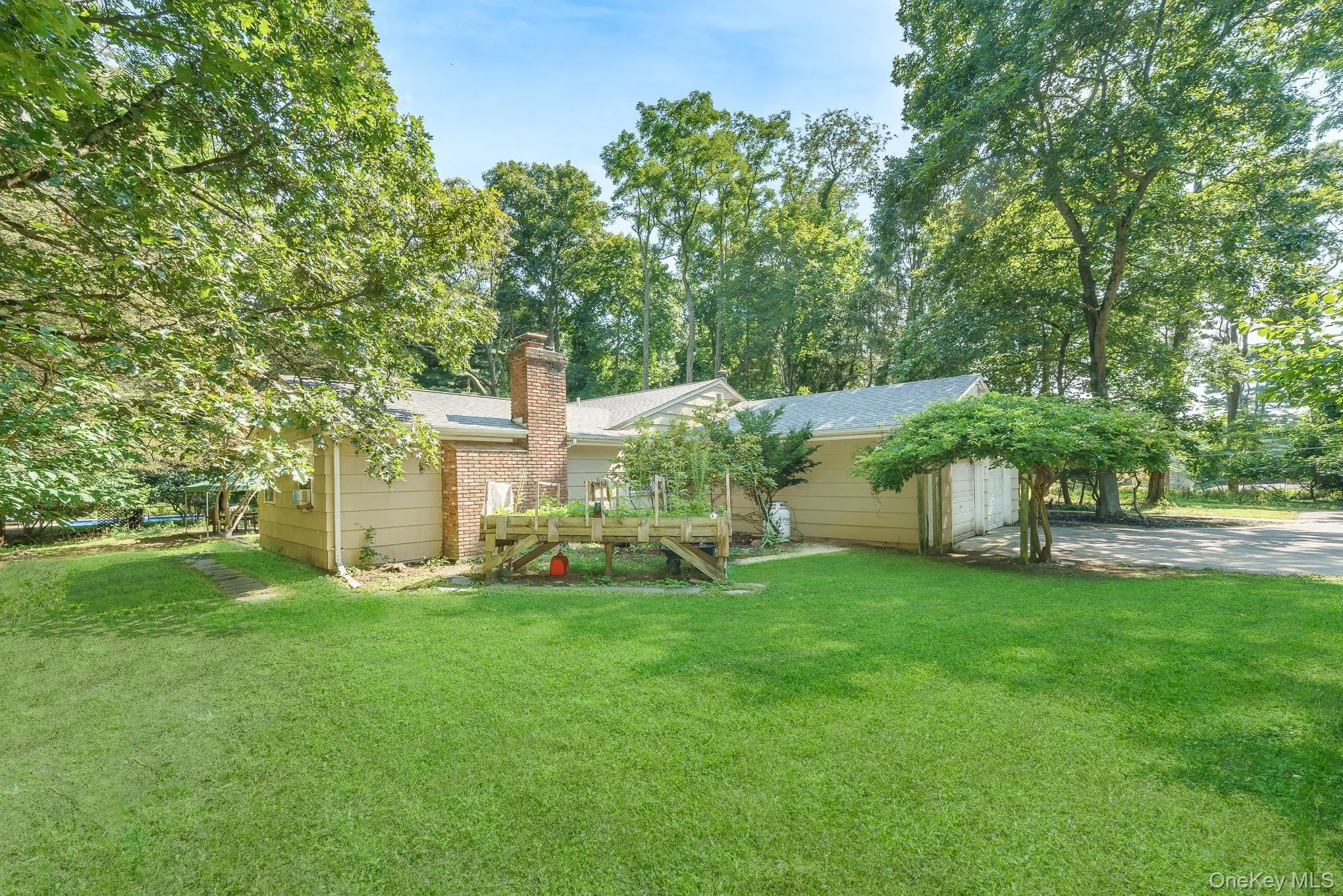 16 Landing Meadow Road, Smithtown, NY, 3 Bedrooms Bedrooms, 8 Rooms Rooms,2 BathroomsBathrooms,Residential,For Rent,Landing Meadow,0,1031558 16 Landing Meadow Road, Smithtown, NY, 3 Bedrooms Bedrooms, 8 Rooms Rooms,2 BathroomsBathrooms,Residential,For Rent,Landing Meadow,0,1031558