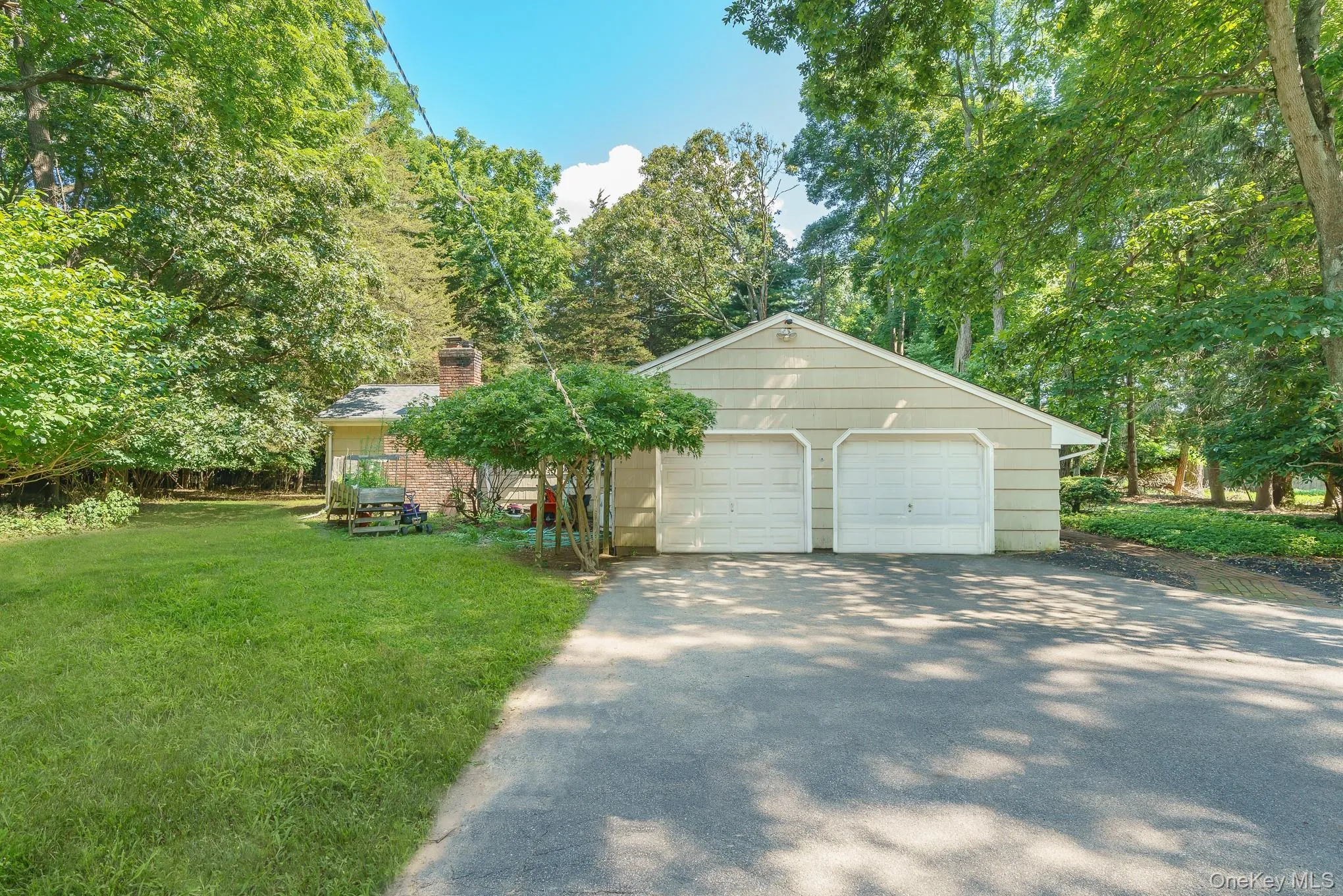 16 Landing Meadow Road, Smithtown, NY, 3 Bedrooms Bedrooms, 8 Rooms Rooms,2 BathroomsBathrooms,Residential,For Rent,Landing Meadow,0,1031558 16 Landing Meadow Road, Smithtown, NY, 3 Bedrooms Bedrooms, 8 Rooms Rooms,2 BathroomsBathrooms,Residential,For Rent,Landing Meadow,0,1031558