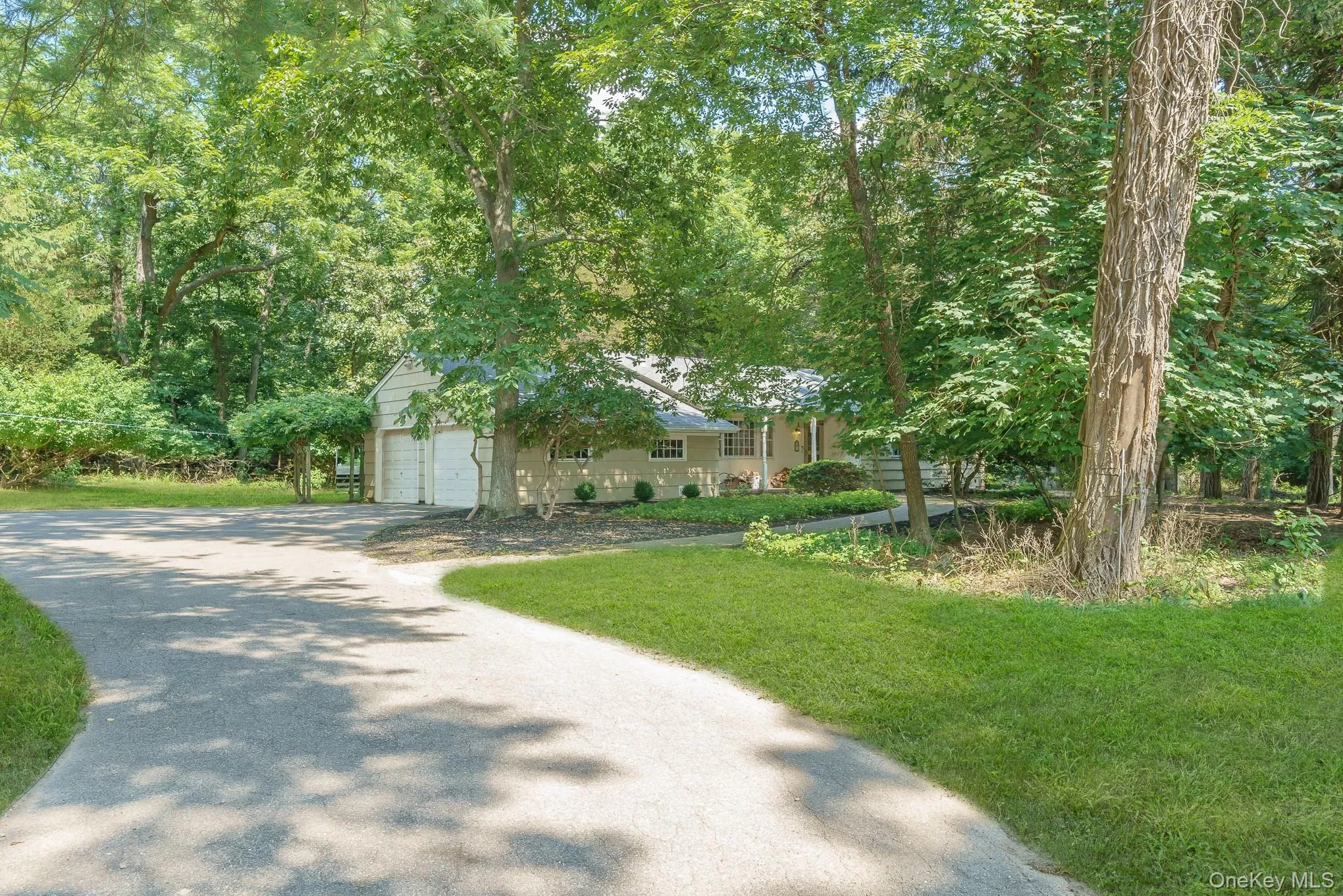 16 Landing Meadow Road, Smithtown, NY, 3 Bedrooms Bedrooms, 8 Rooms Rooms,2 BathroomsBathrooms,Residential,For Rent,Landing Meadow,0,1031558 16 Landing Meadow Road, Smithtown, NY, 3 Bedrooms Bedrooms, 8 Rooms Rooms,2 BathroomsBathrooms,Residential,For Rent,Landing Meadow,0,1031558
