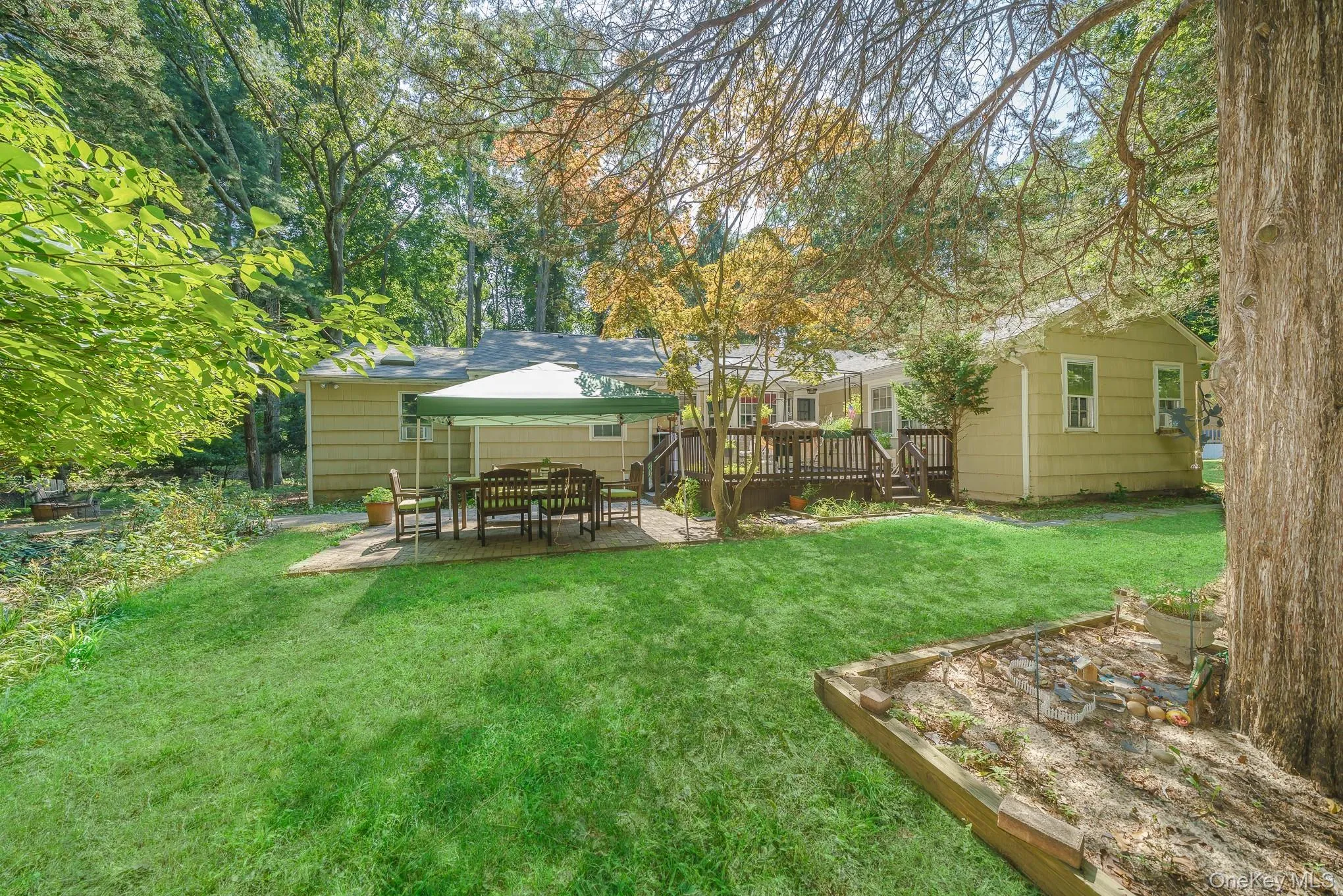 16 Landing Meadow Road, Smithtown, NY, 3 Bedrooms Bedrooms, 8 Rooms Rooms,2 BathroomsBathrooms,Residential,For Rent,Landing Meadow,0,1031558 16 Landing Meadow Road, Smithtown, NY, 3 Bedrooms Bedrooms, 8 Rooms Rooms,2 BathroomsBathrooms,Residential,For Rent,Landing Meadow,0,1031558
