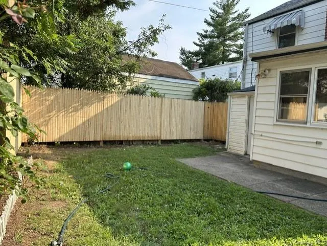 410 Herricks Road, North Hempstead, NY, 3 Bedrooms Bedrooms, 7 Rooms Rooms,2 BathroomsBathrooms,Residential Lease,For Rent,Herricks,0,1031567 410 Herricks Road, North Hempstead, NY, 3 Bedrooms Bedrooms, 7 Rooms Rooms,2 BathroomsBathrooms,Residential Lease,For Rent,Herricks,0,1031567