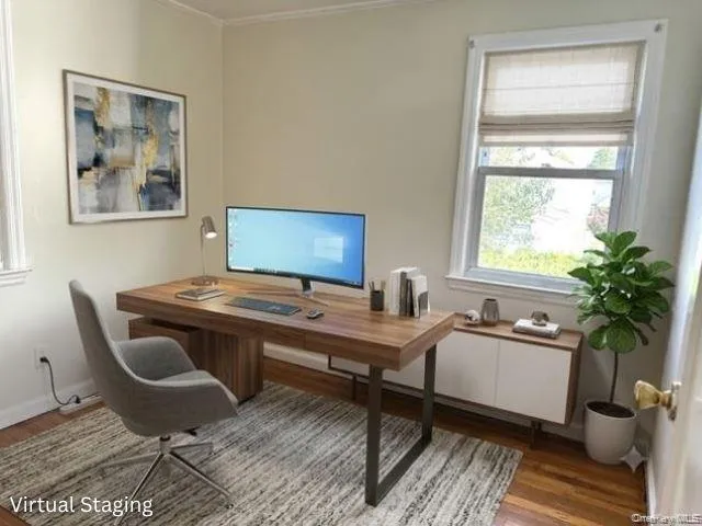 Virtual StagingOffice or Bonus Room on 1st Floor Virtual StagingOffice or Bonus Room on 1st Floor