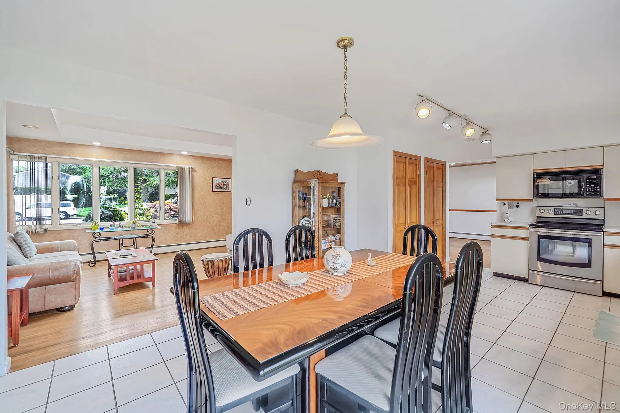 35 Fleets Point Drive, West Babylon, NY, 3 Bedrooms Bedrooms, 7 Rooms Rooms,2 BathroomsBathrooms,Residential,For Rent,Fleets Point,0,1031582 35 Fleets Point Drive, West Babylon, NY, 3 Bedrooms Bedrooms, 7 Rooms Rooms,2 BathroomsBathrooms,Residential,For Rent,Fleets Point,0,1031582
