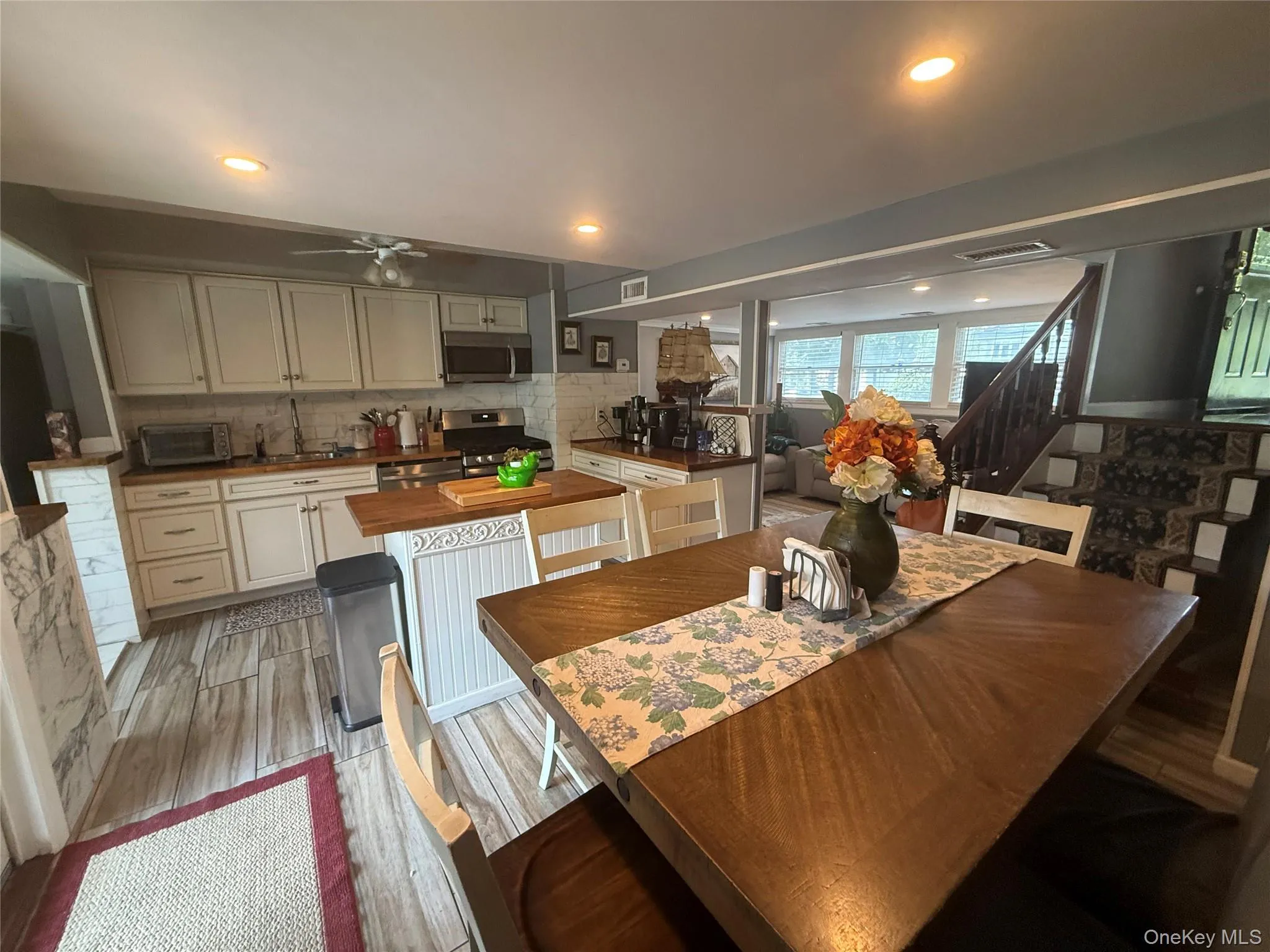 14 Fairway Drive, Brookhaven, NY, 4 Bedrooms Bedrooms, 7 Rooms Rooms,1 BathroomBathrooms,Residential,For Rent,Fairway,0,1031586 14 Fairway Drive, Brookhaven, NY, 4 Bedrooms Bedrooms, 7 Rooms Rooms,1 BathroomBathrooms,Residential,For Rent,Fairway,0,1031586